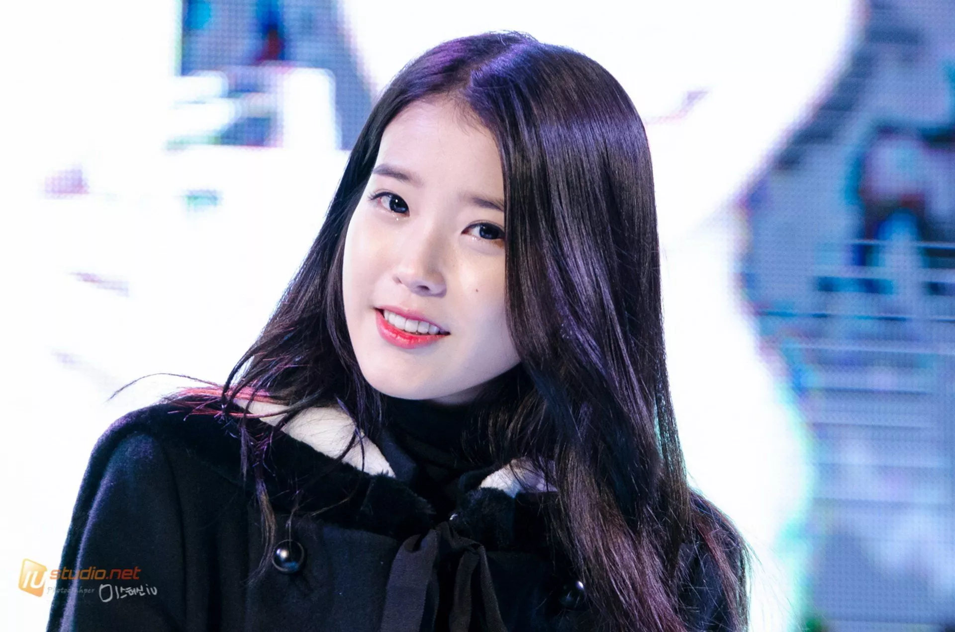 Download Music IU HD Wallpaper