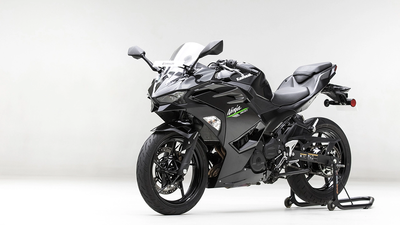 image of Kawasaki Ninja 500. Photo