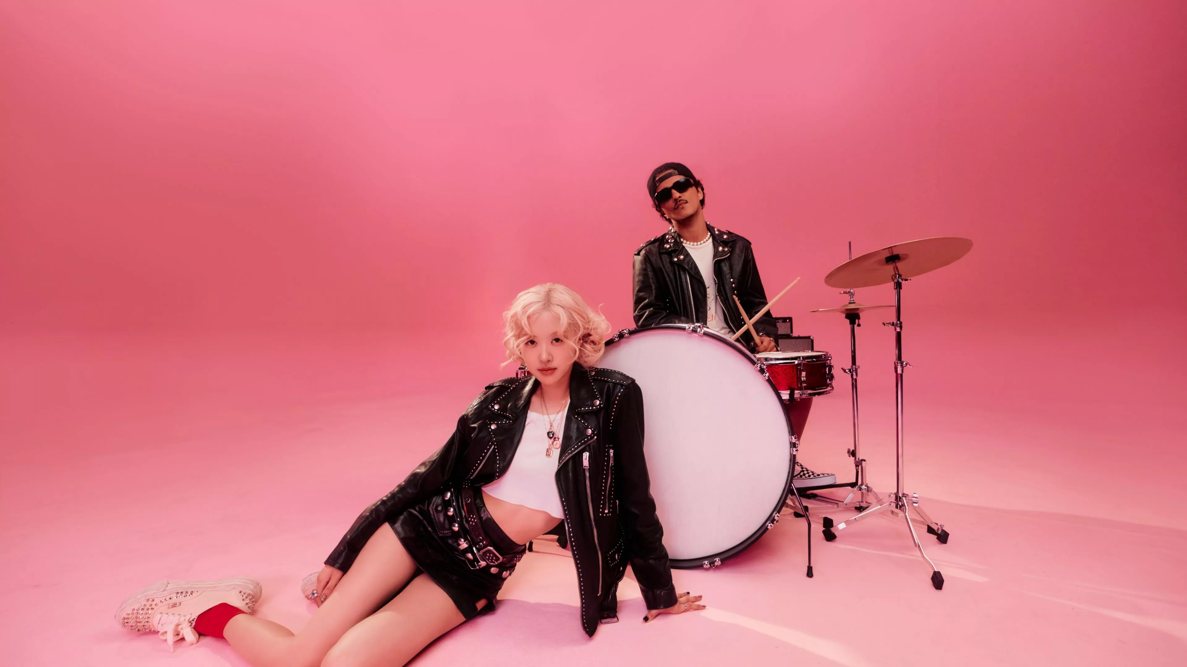 ROSE & Bruno Mars. 8K Wallpaper