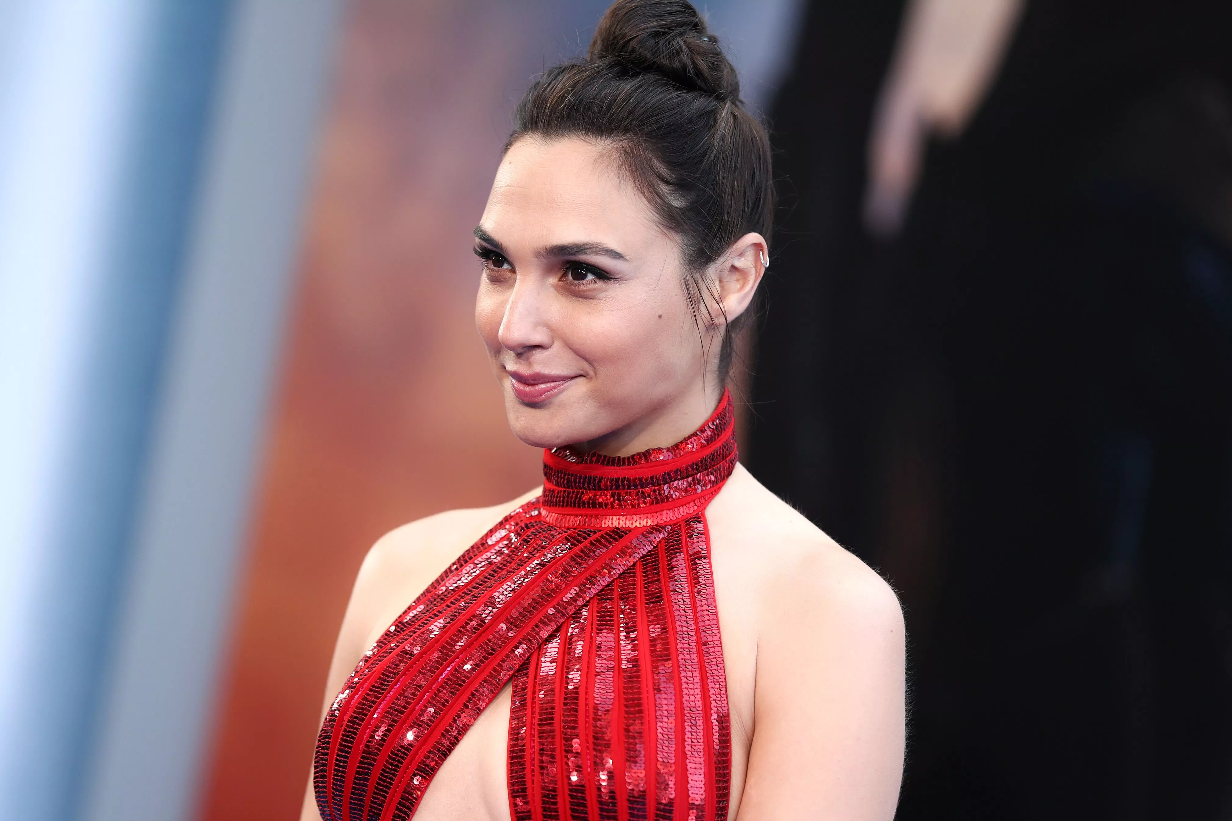 Gal Gadot In Red 2017 Wallpaper, HD