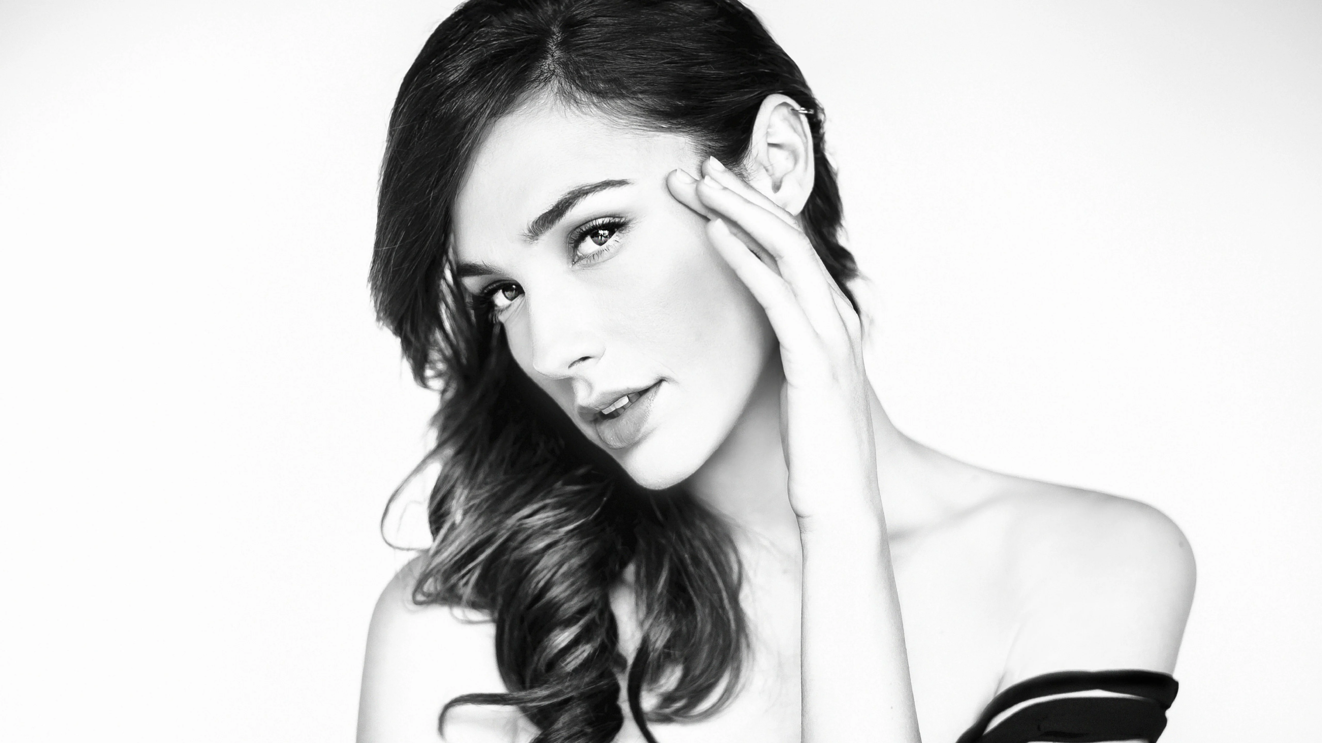 Gal Gadot Wallpaper 5k HD