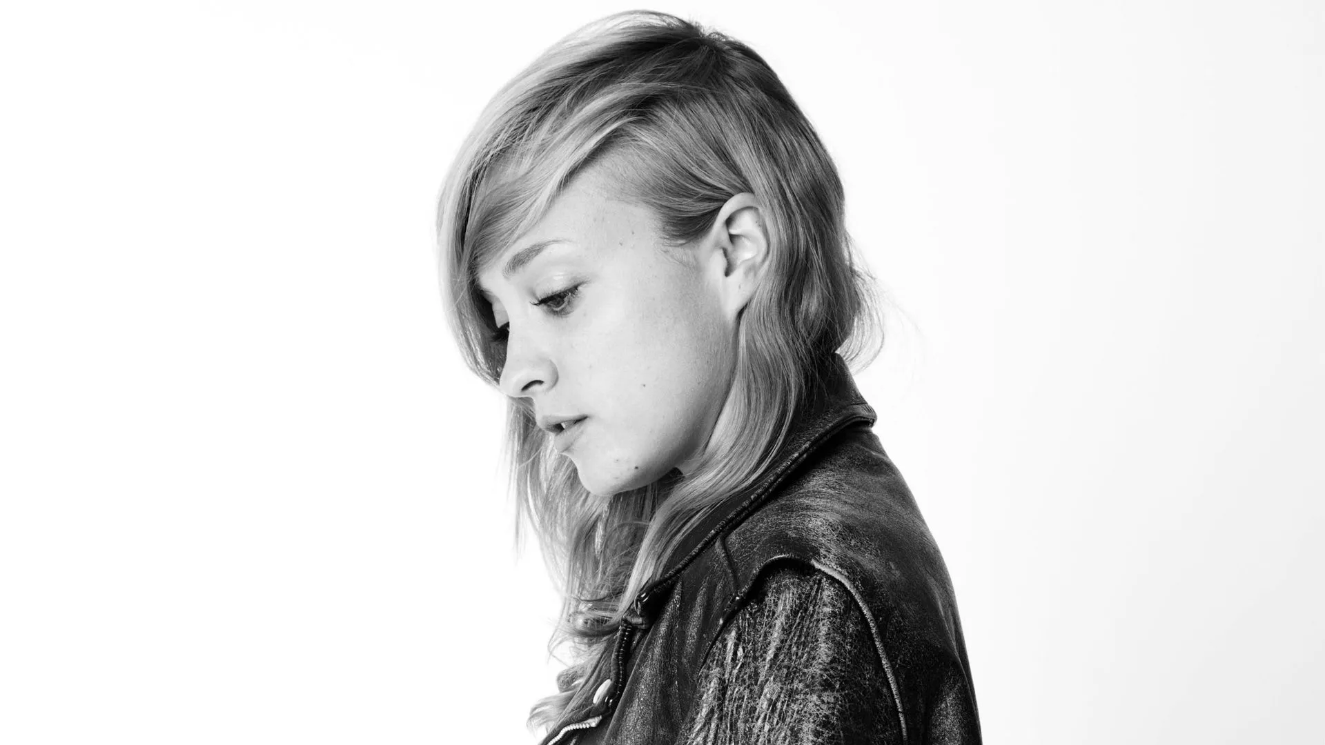 Download Folk Spanish Singer Lourdes