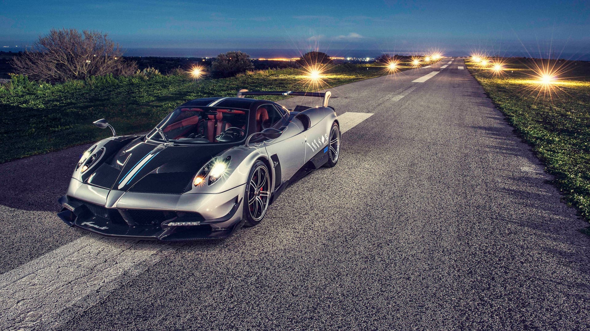 Pagani Huayra Theme for Windows 10 and 11