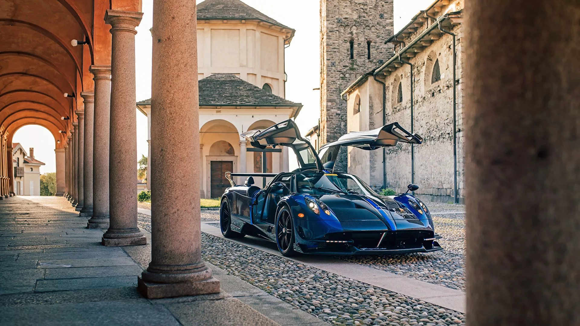 Desktop Wallpaper Pagani 2016 17