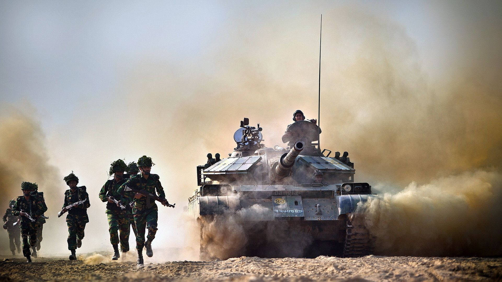 Indian Soldiers Training With T 72