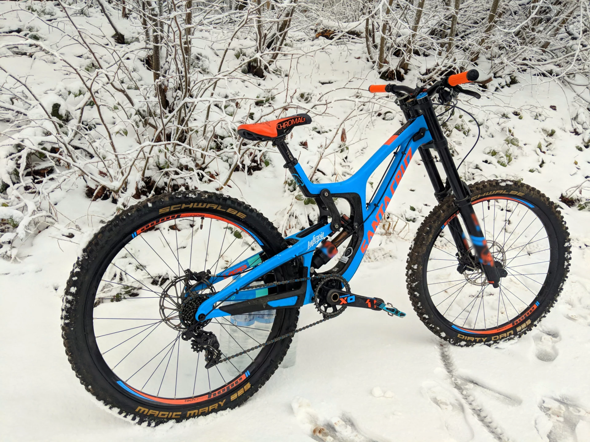 Santa Cruz V10 decal