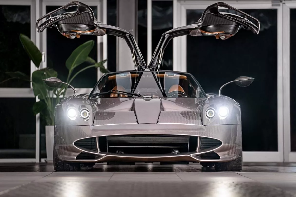 ECR Huayra Codalunga details