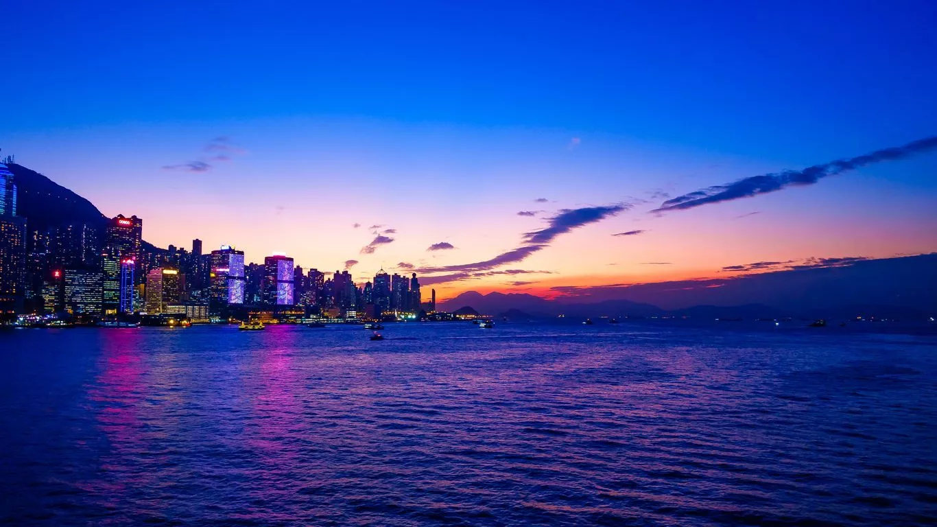 Download wallpaper 1366x768 night city