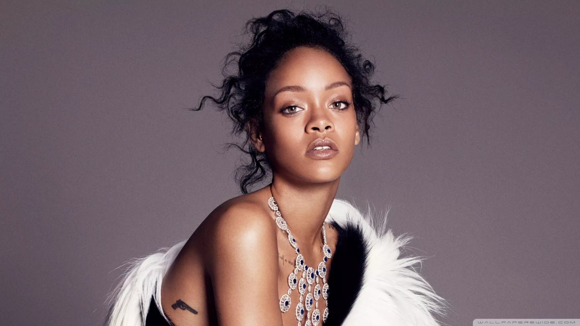 Rihanna Curly Hair Ultra HD Wallpaper