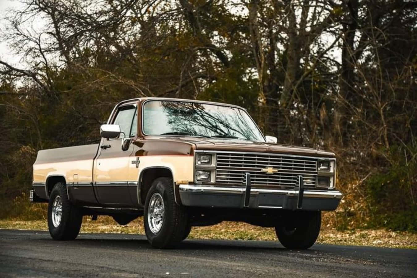Square Body Truck Wallpaper