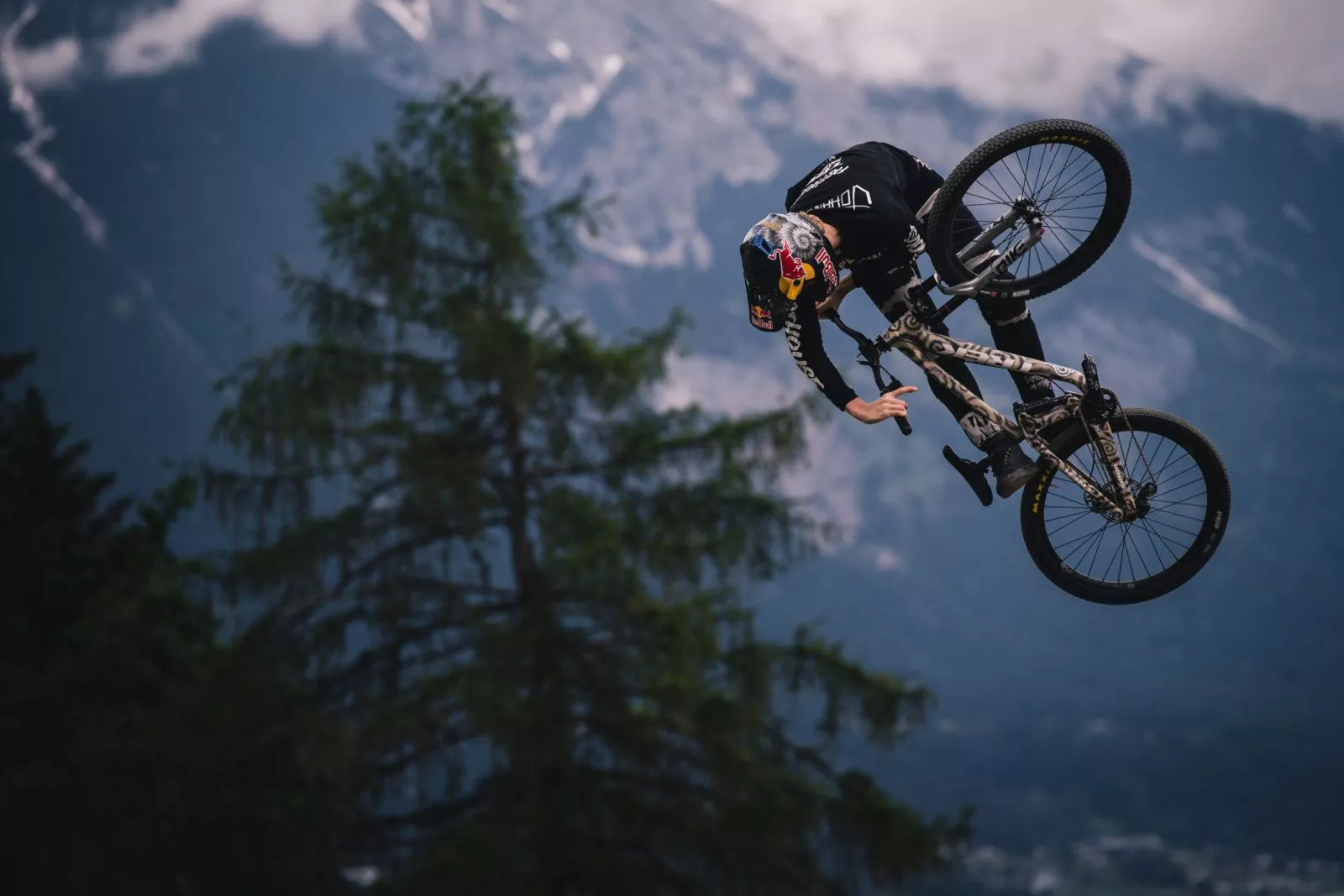 MBUK Video: 5 best slopestyle bikes