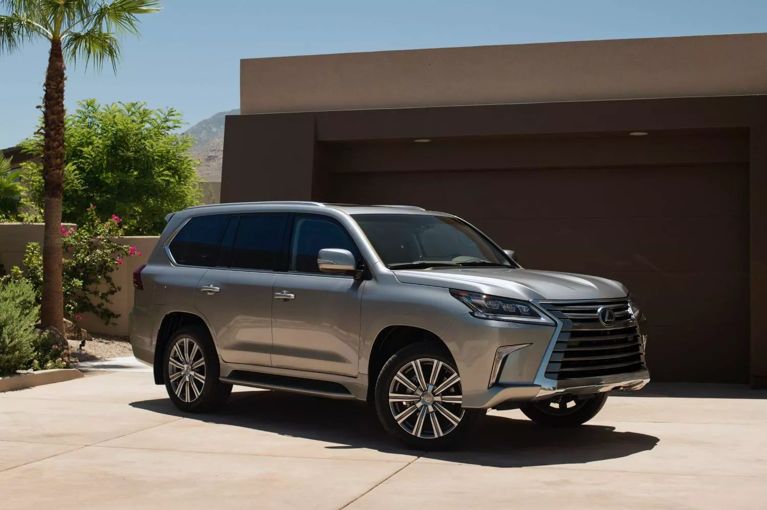 Lexus LX570 Is One Posh Mountain Goat