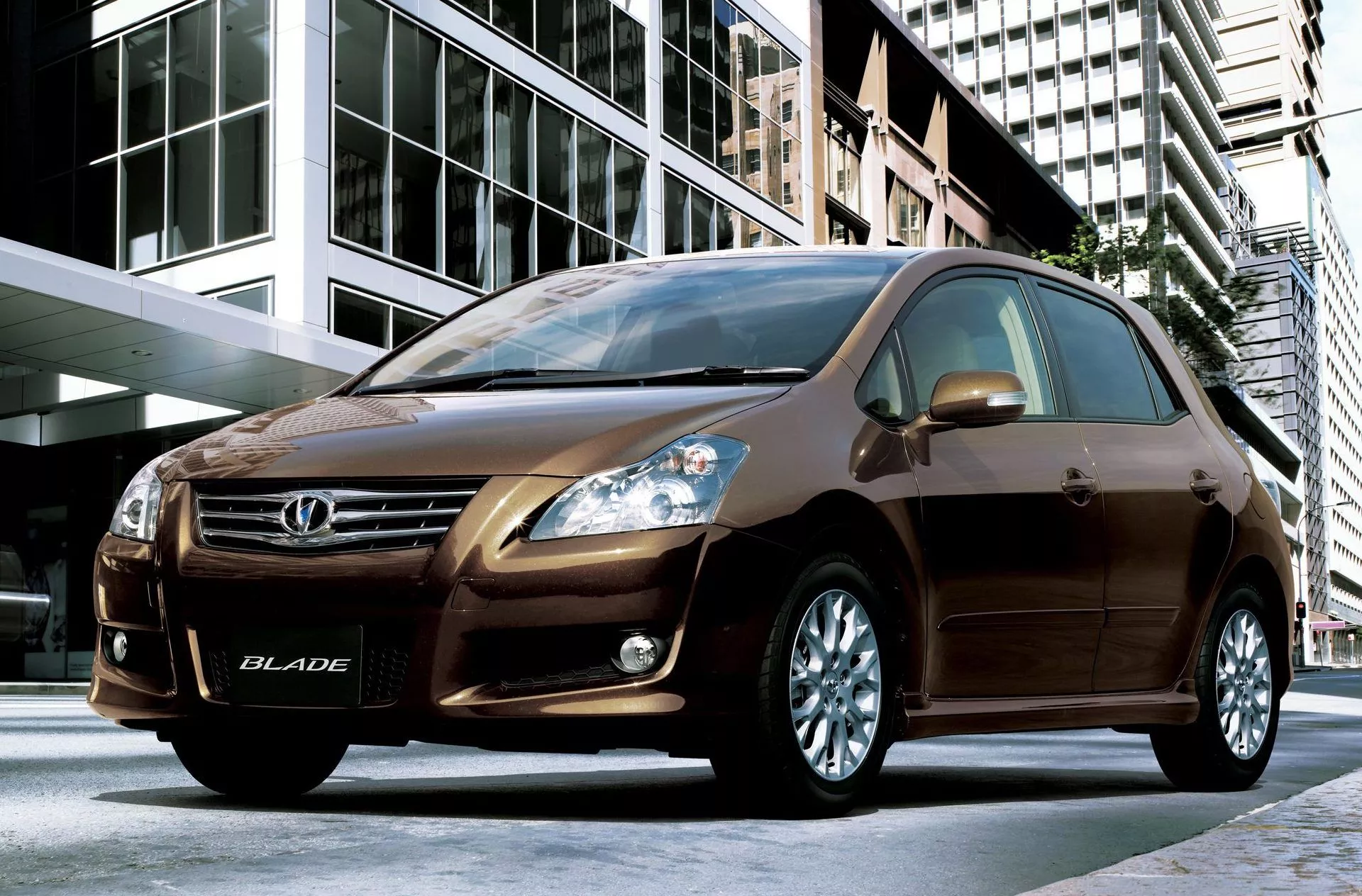 Toyota Once Stuck a Massive V6 Into