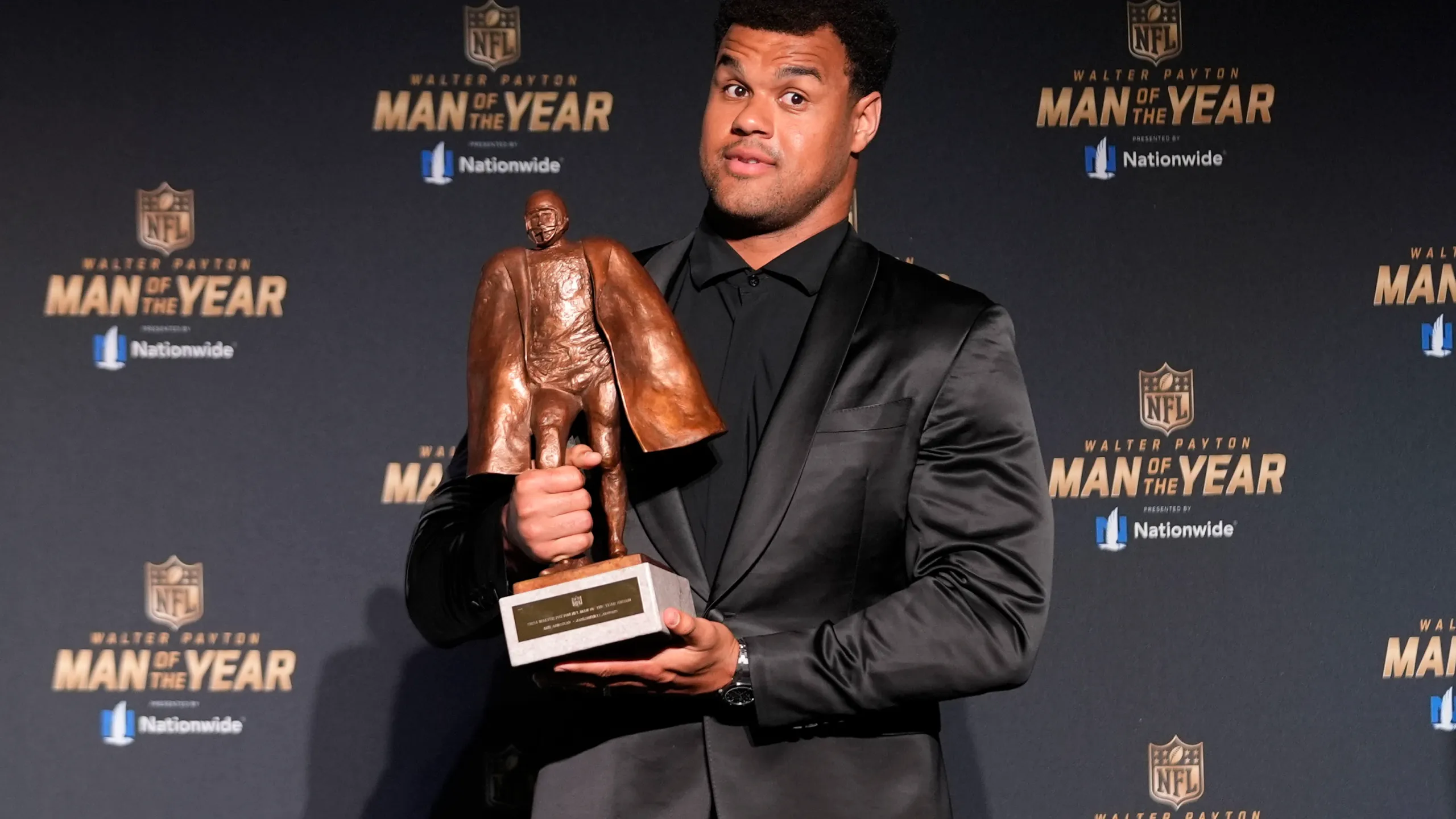 Jaguars' Arik Armstead wins Walter