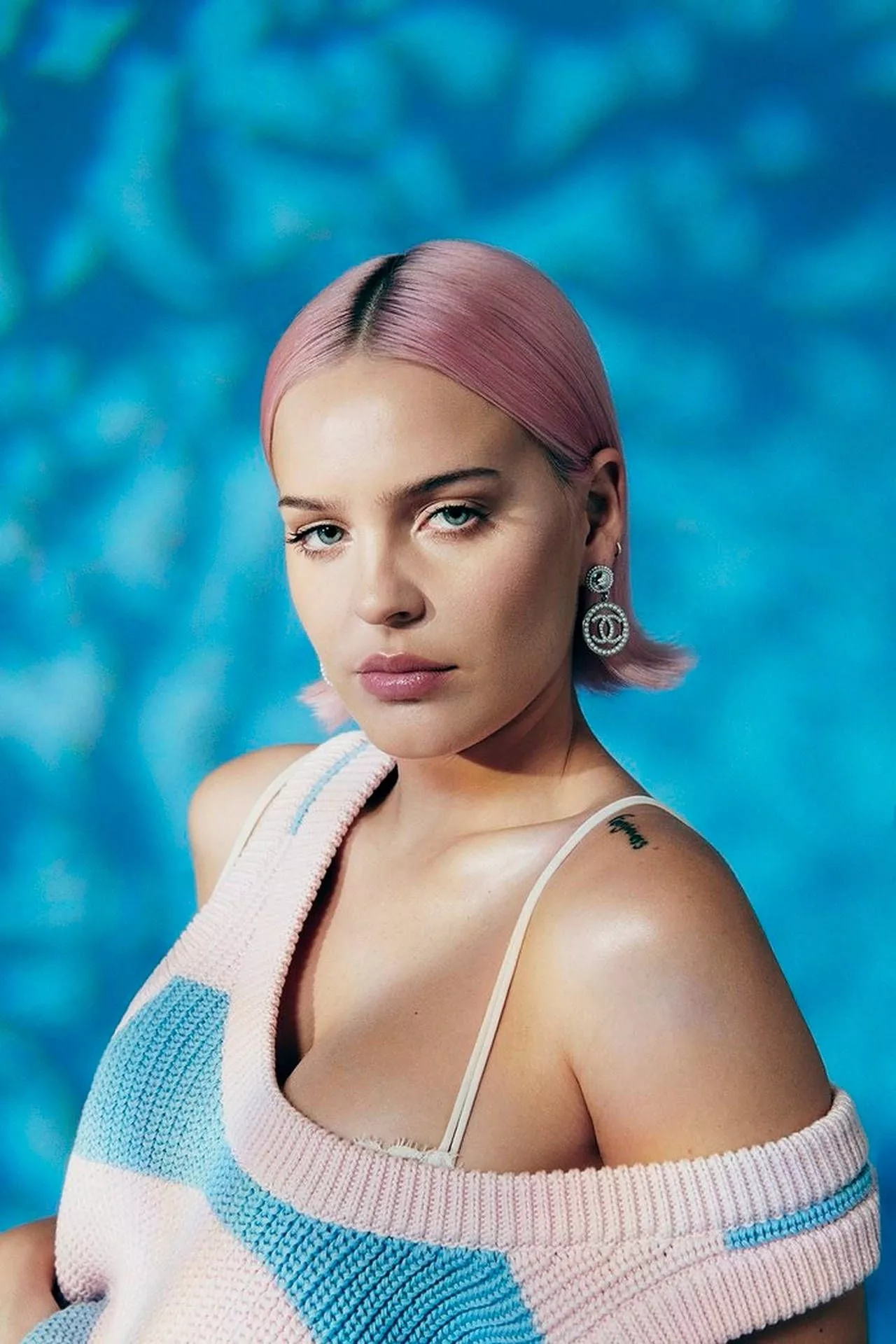 Anne Marie Rose Nicholson Wallpaper