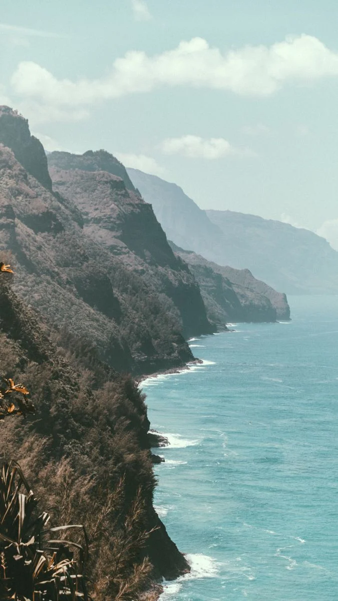 Download these scenic Hawaii wallpaper for your phone