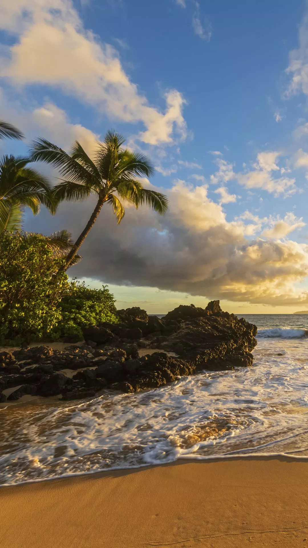 Secret Cove Beach at sunset, Maui