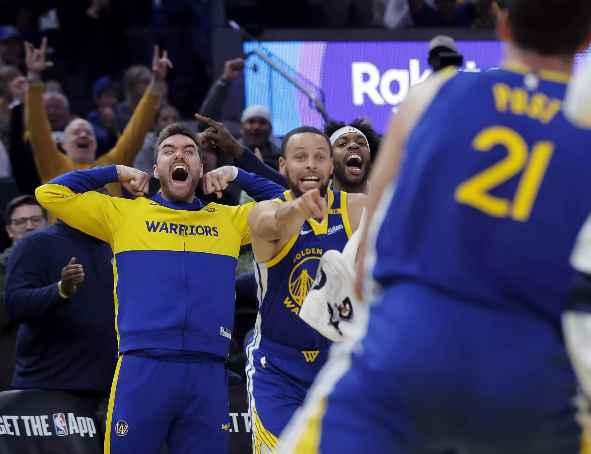 Steph Curry, Warriors rip Dallas as