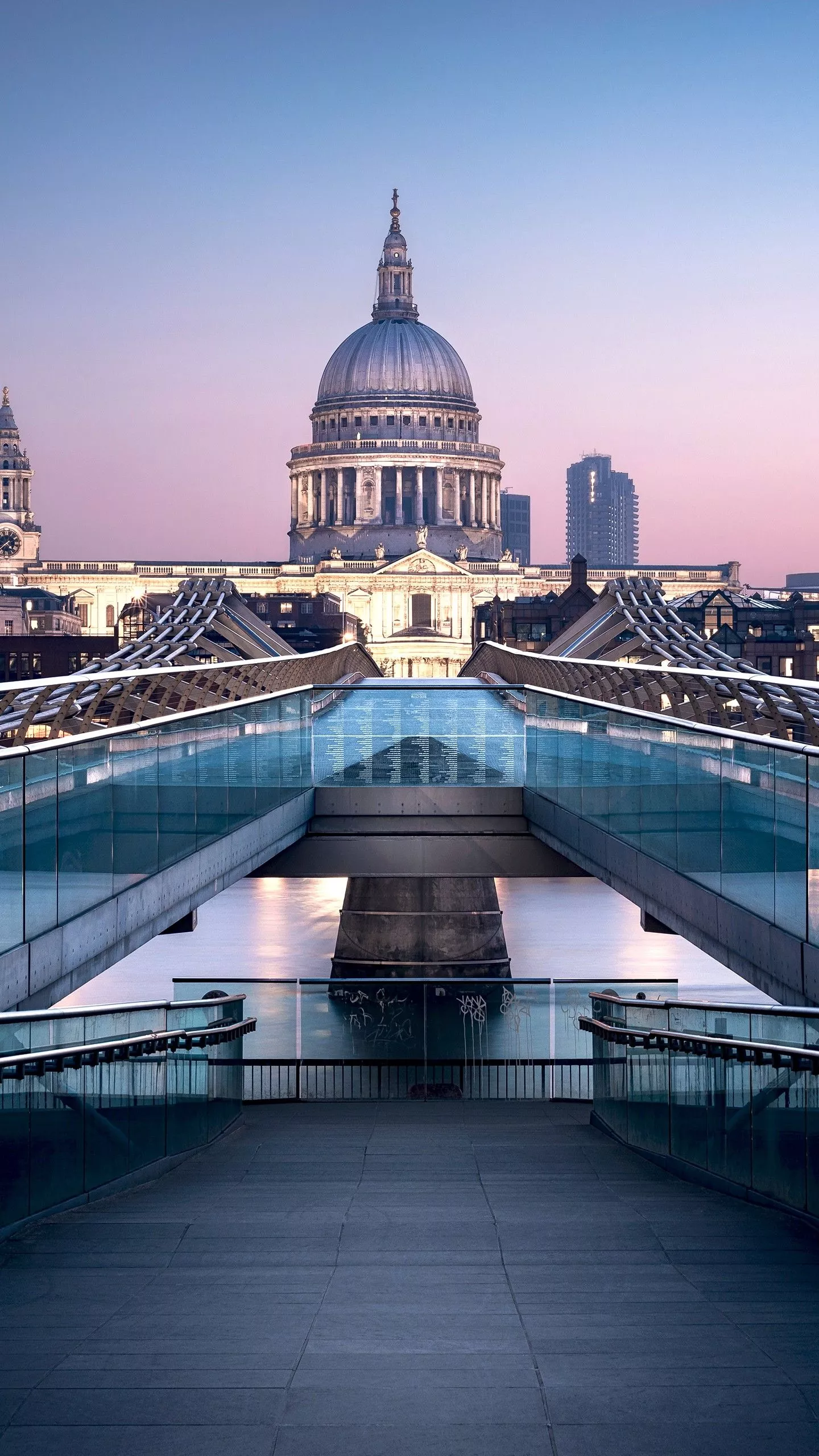 St Pauls Cathedral Millennium Bridge