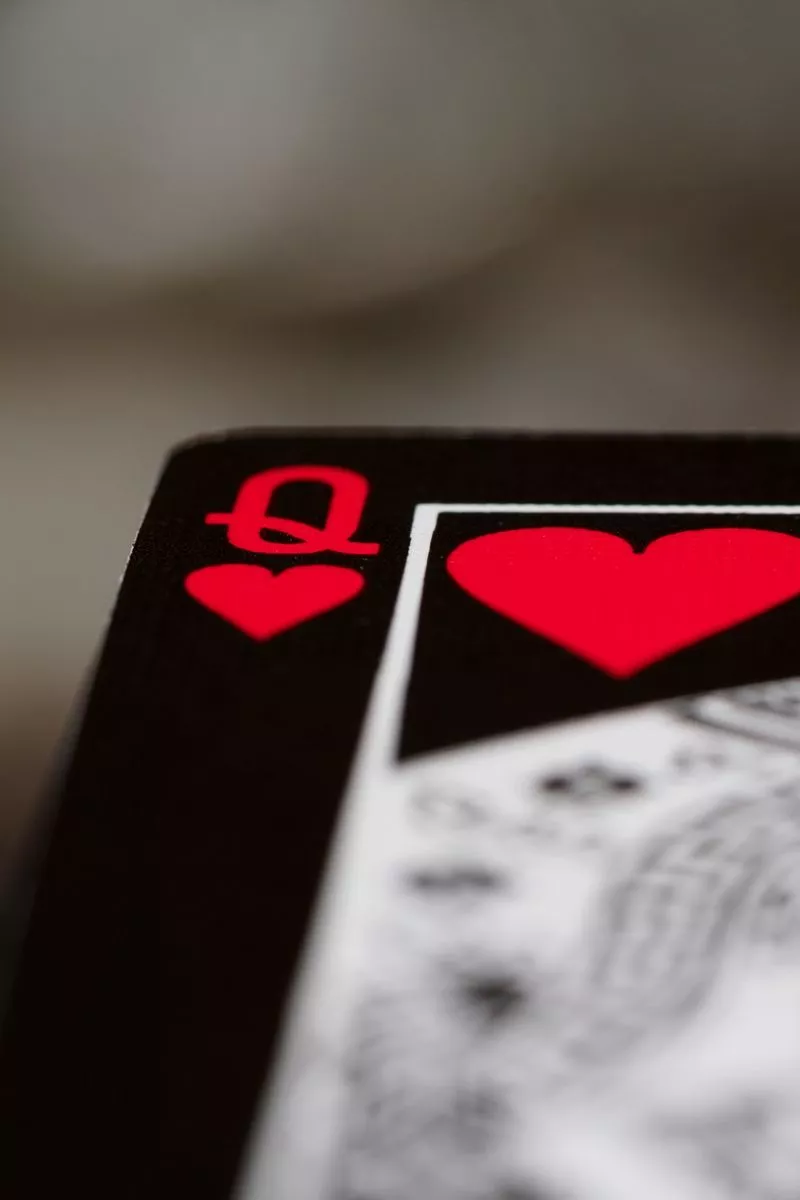 Download wallpaper 800x1200 queen