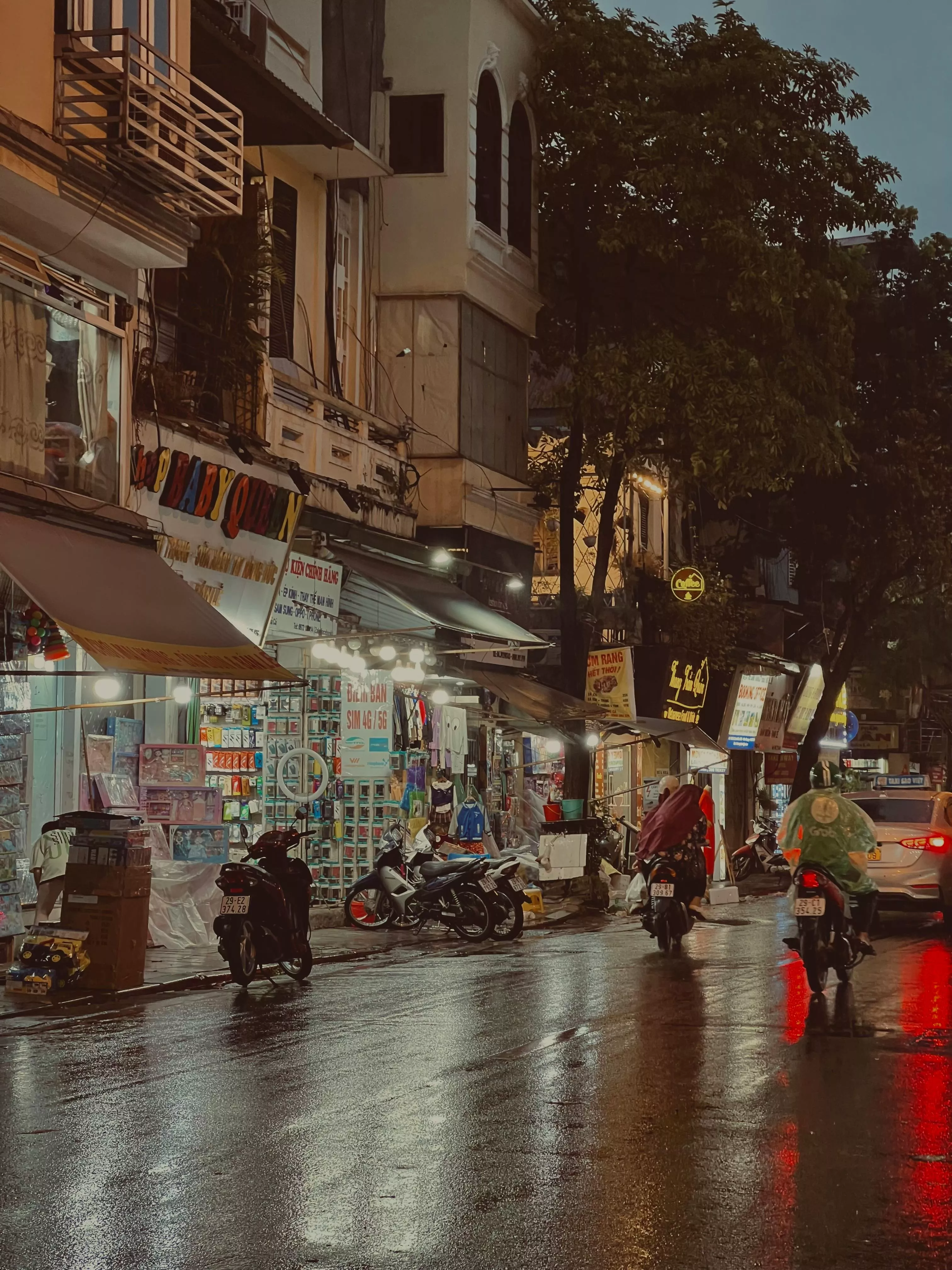 Bustling Evening Street Scene in Hanoi
