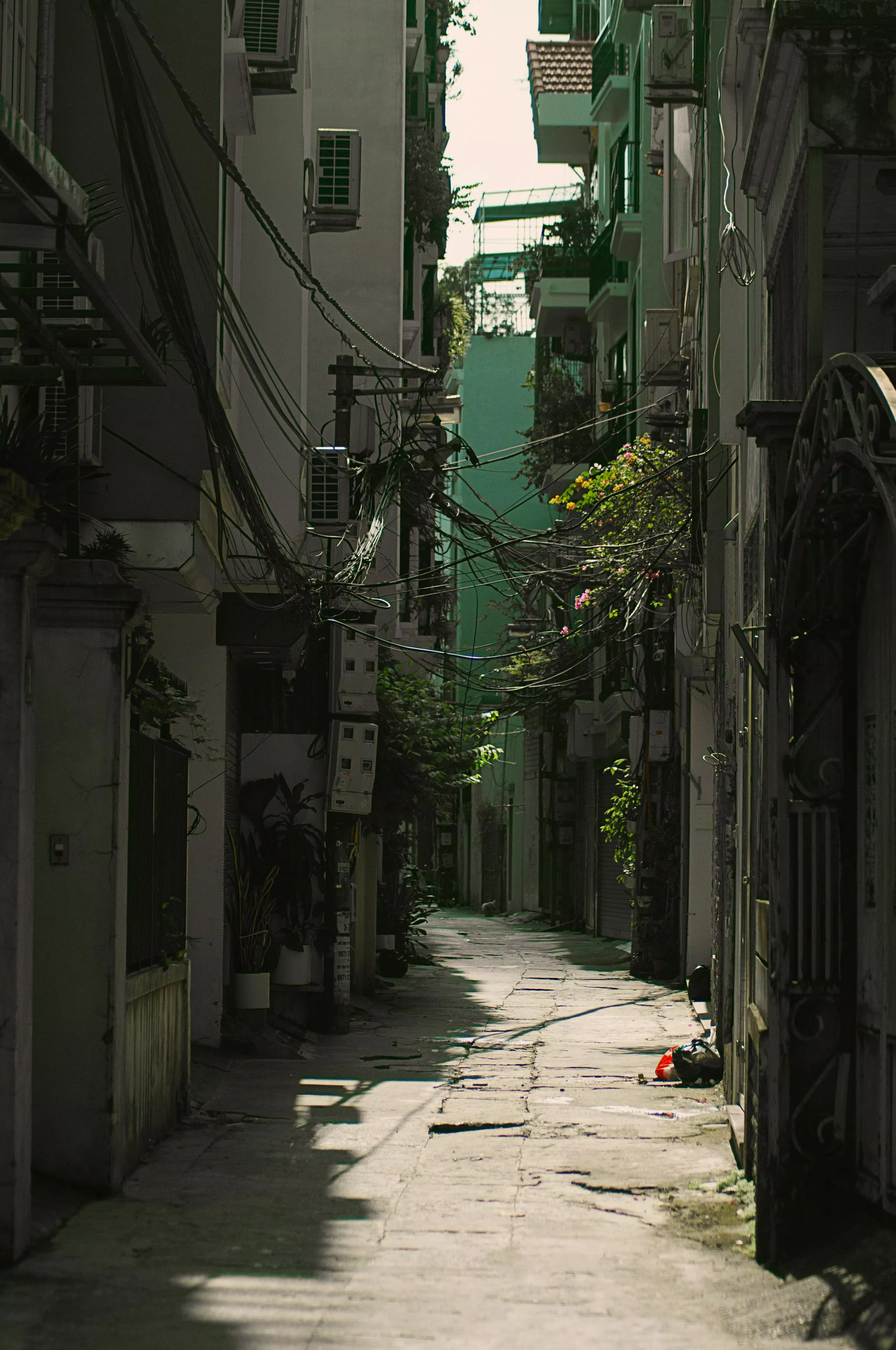 Narrow Alley in Town · Free