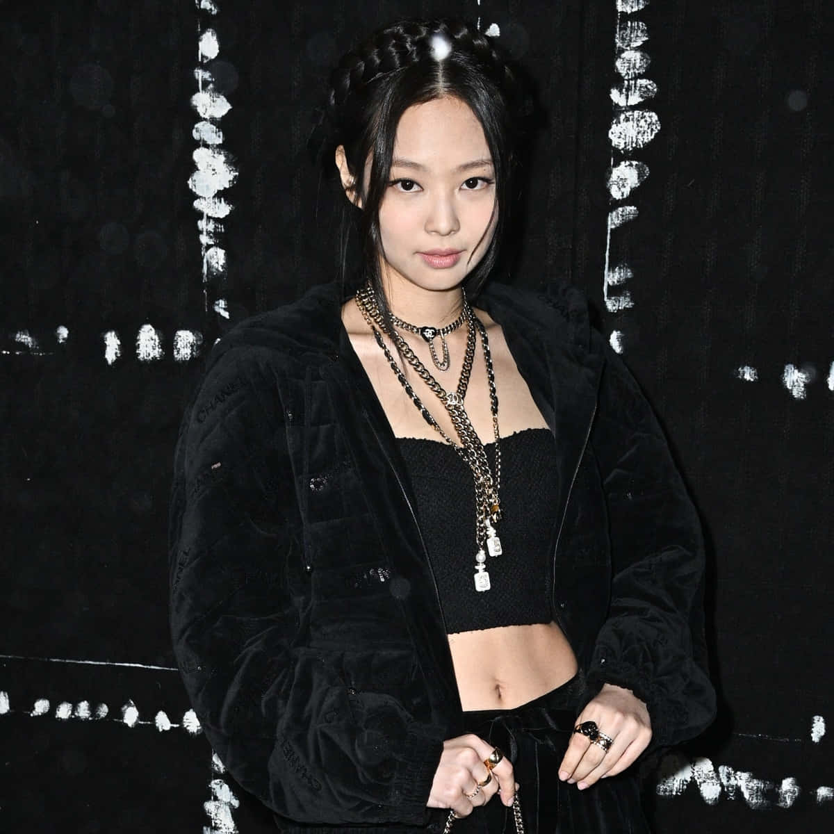 Download Blackpink Jennie In Black Aesthetic Fashion Picture