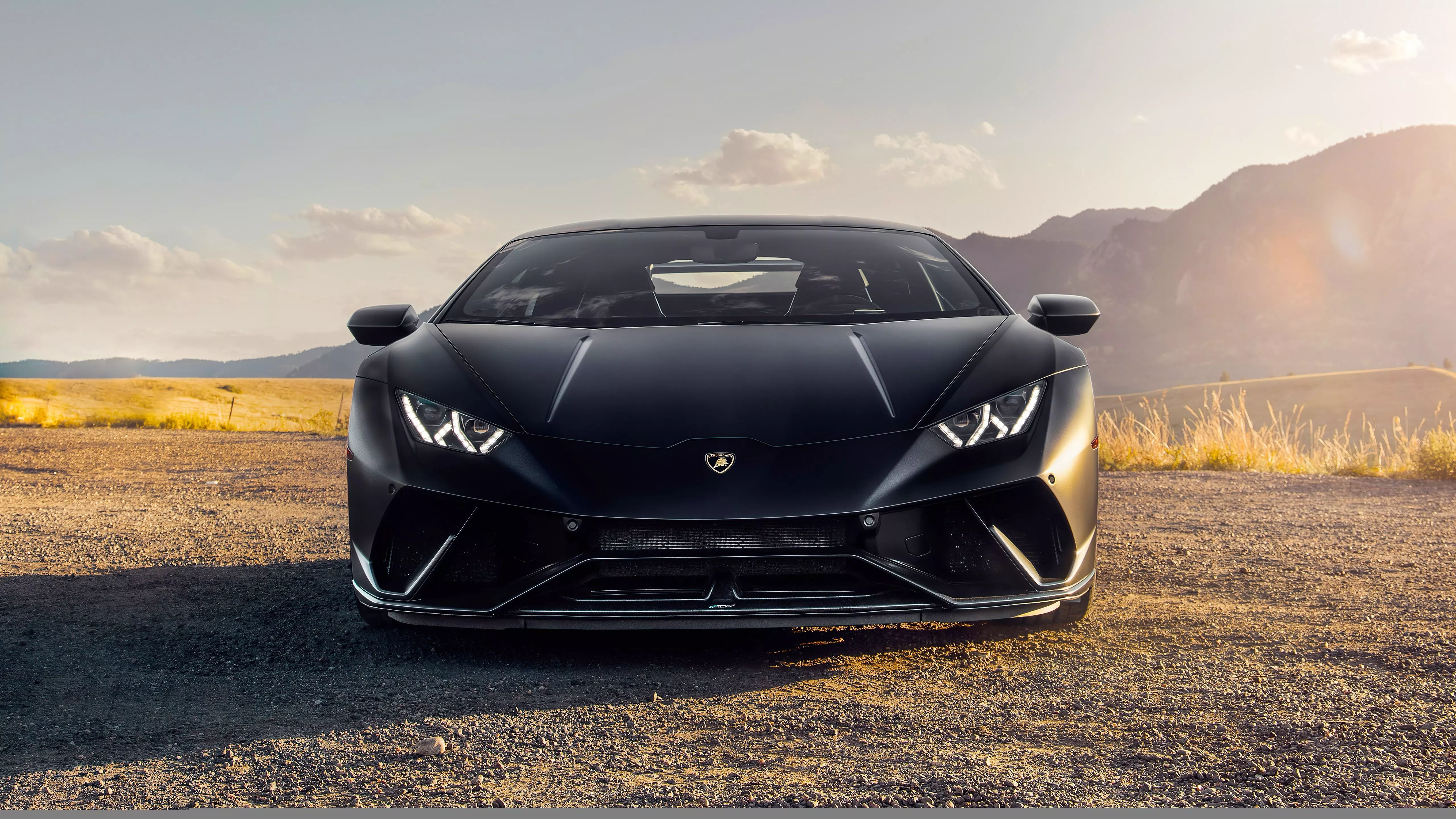 Lamborghini Huracan in black. · free