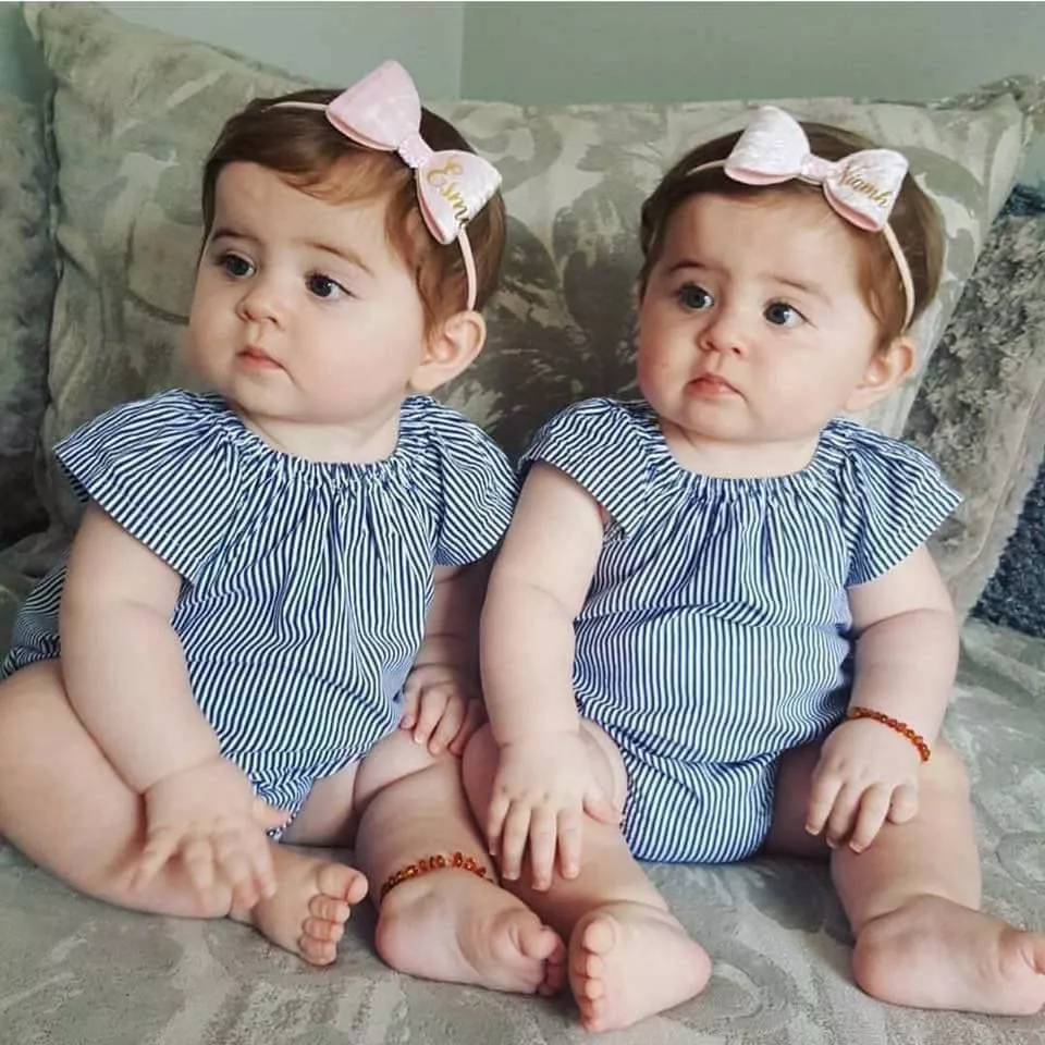 twin babies, twin baby photo