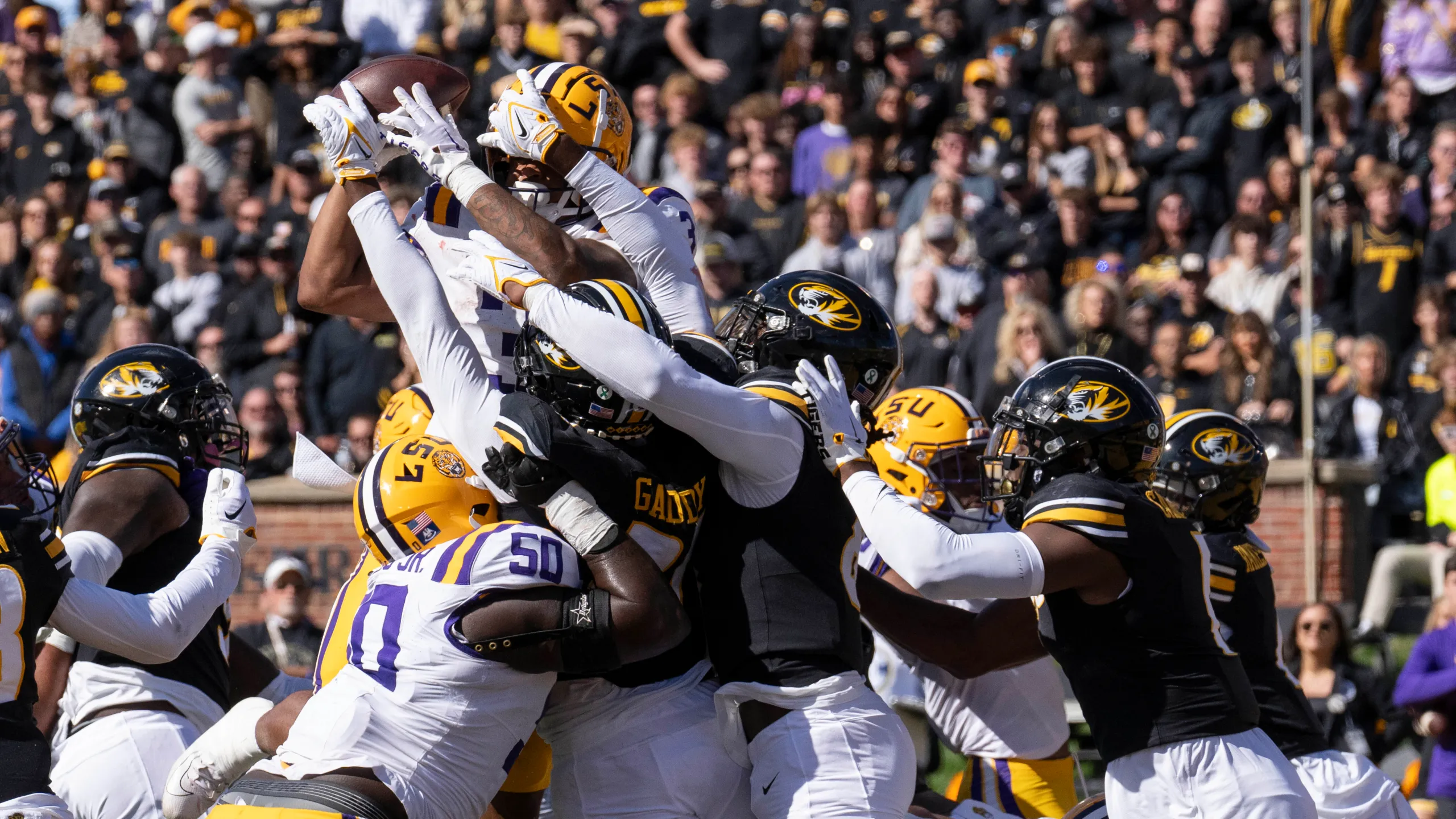 Jayden Daniels dazzles in rallying No