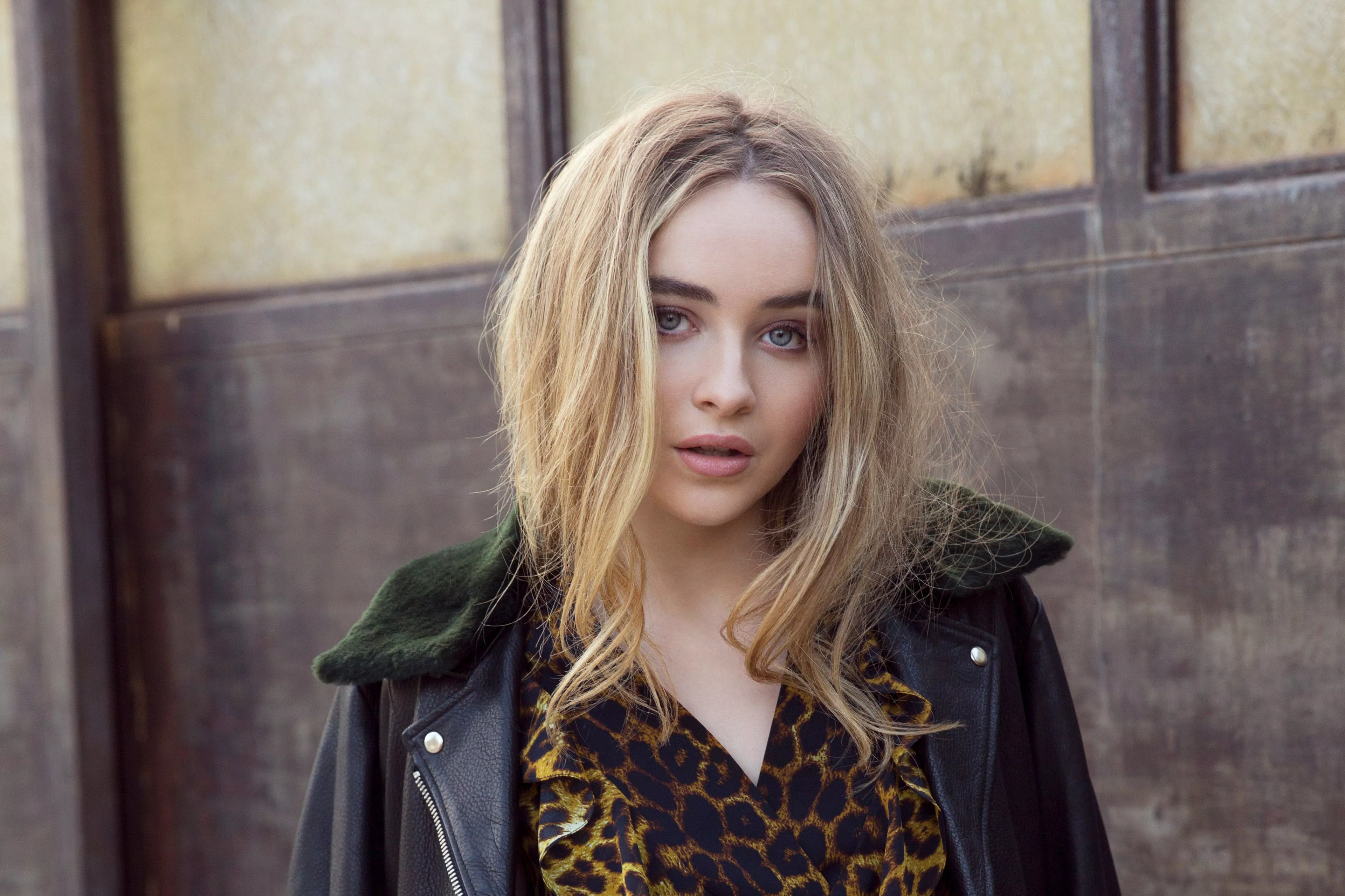 Sabrina Carpenter Cute Photohoot