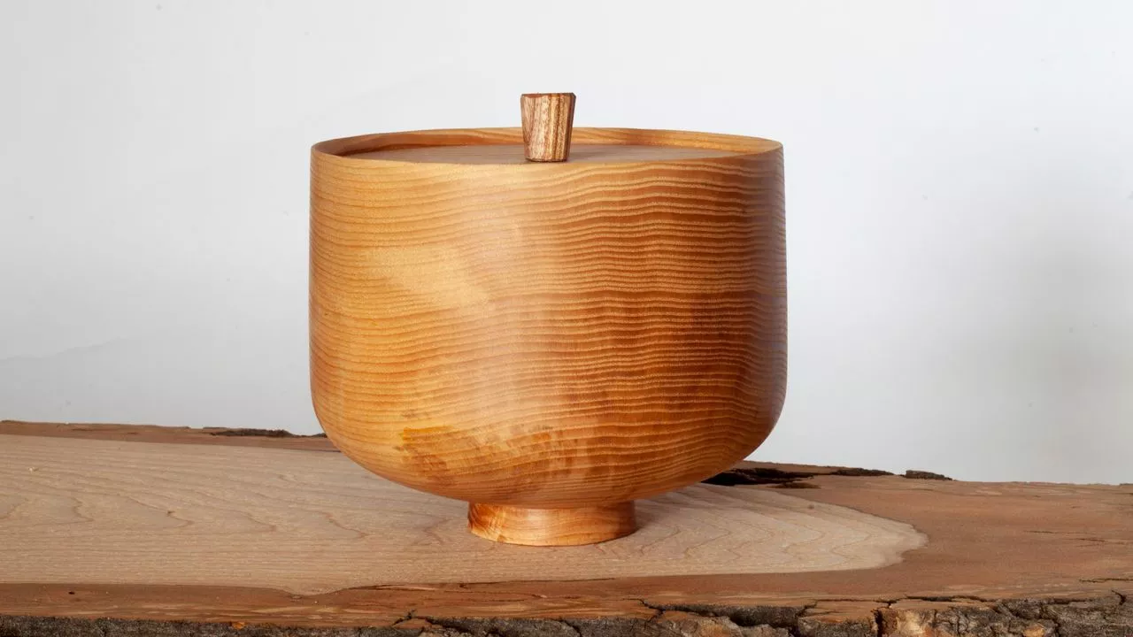 Urn Studios introduces artistic funeral