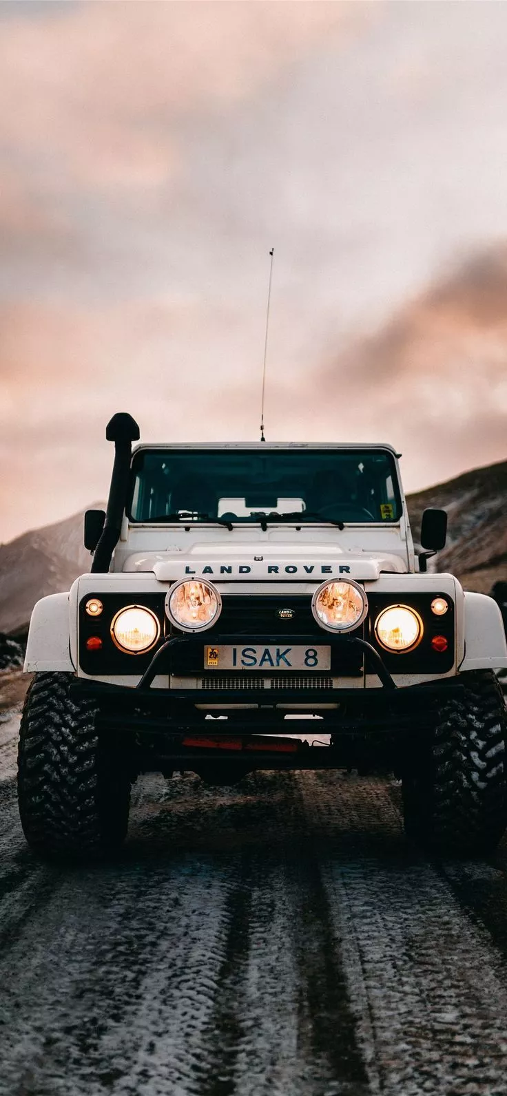 land rover defender iPhone Wallpaper