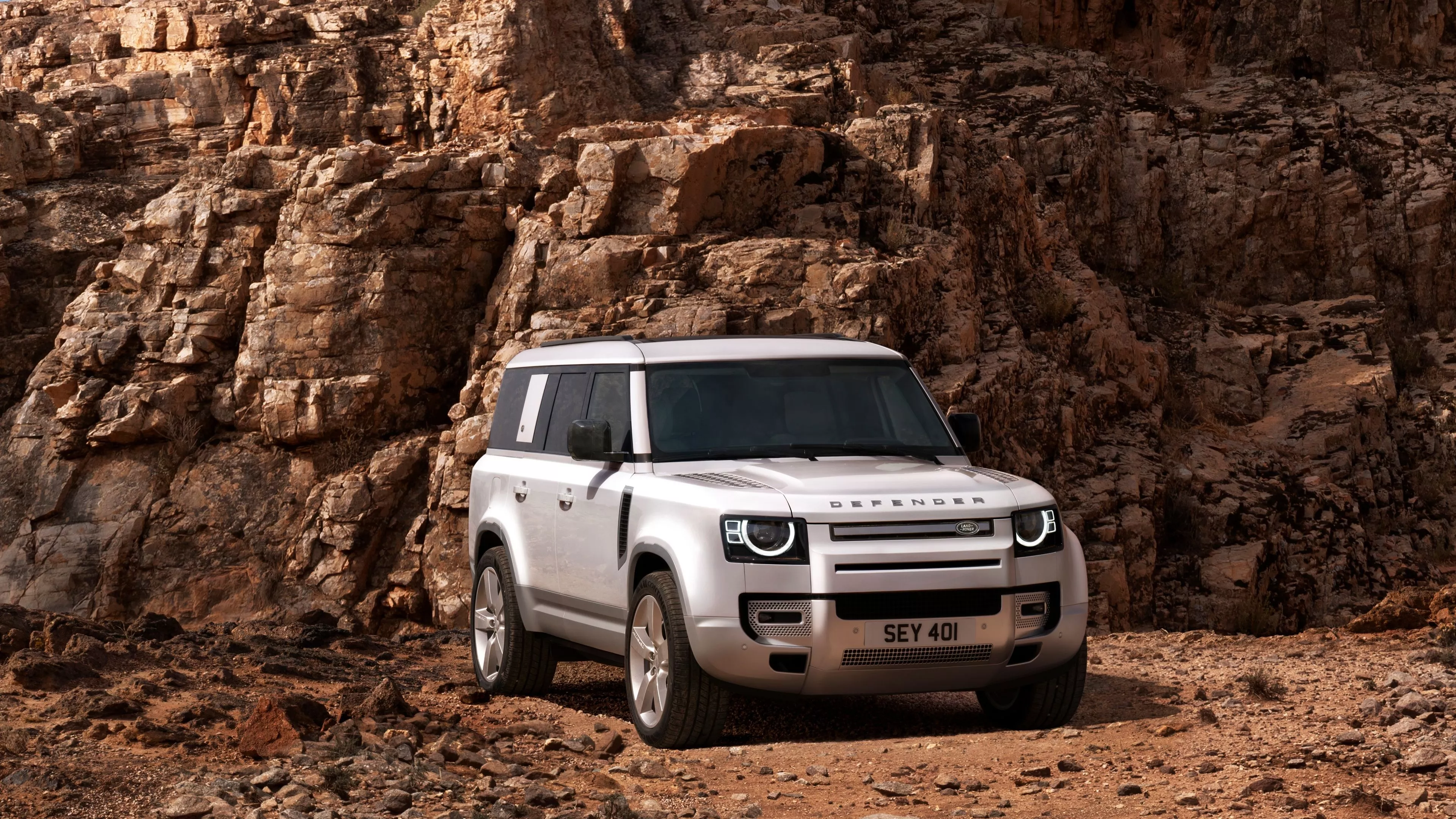 Land Rover Defender 130 Wallpaper 4K