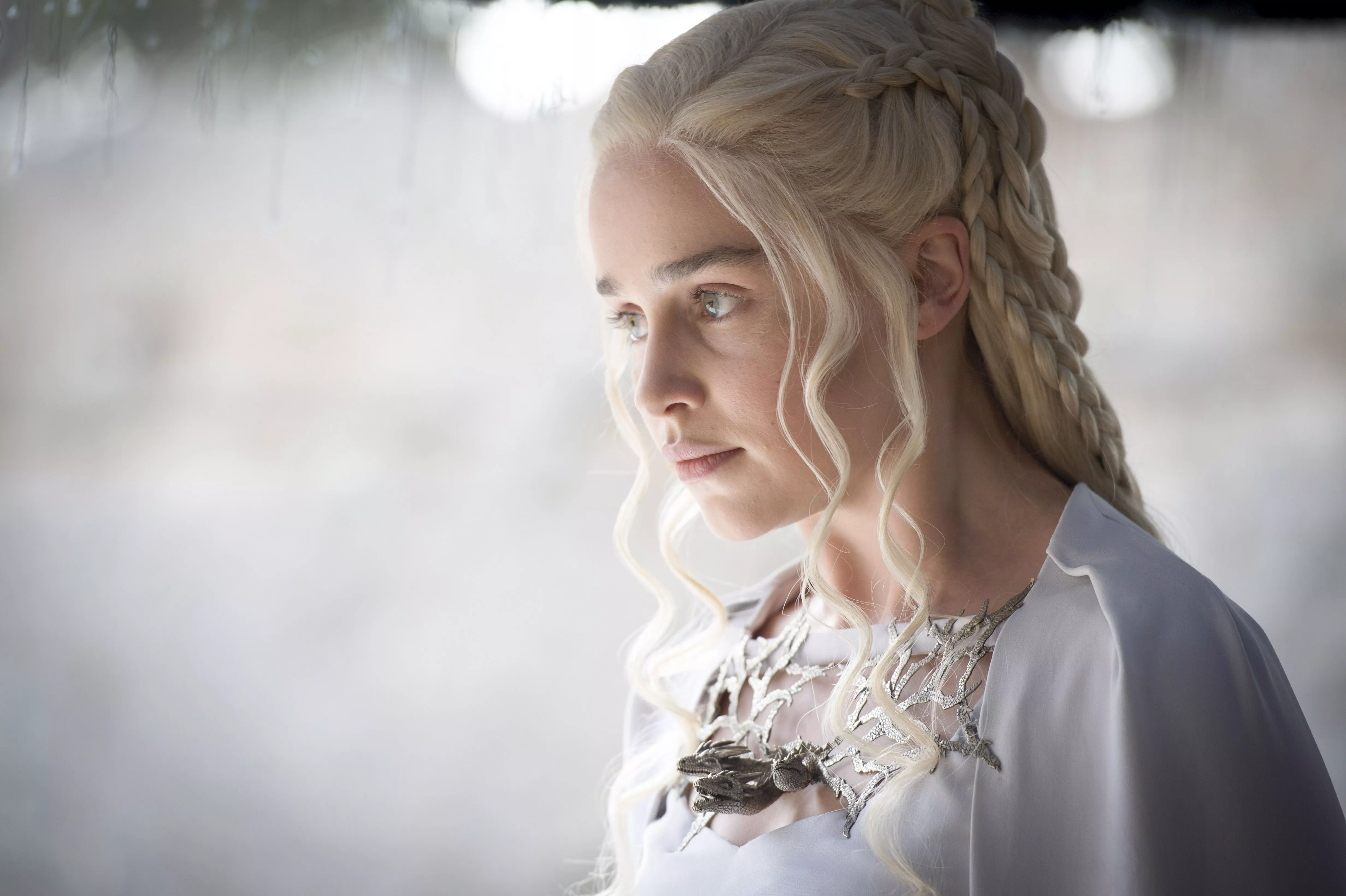 Daenerys Targaryen: 4K Ultra HD Wallpaper of Emilia Clarke