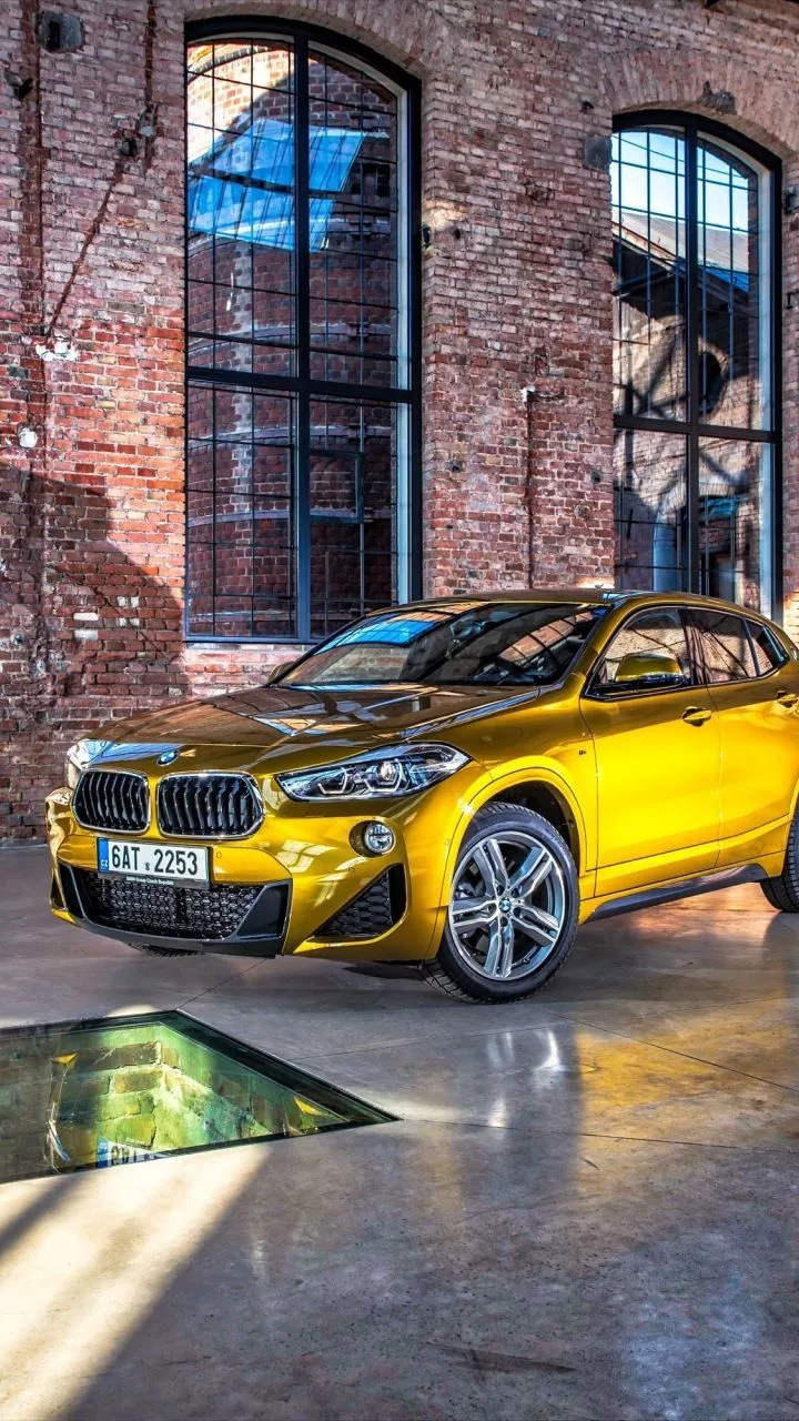 Compact suv, yellow BMW X2, 720x1280