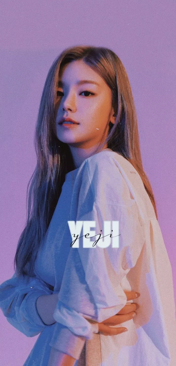hwang yeji itzy wallpaper