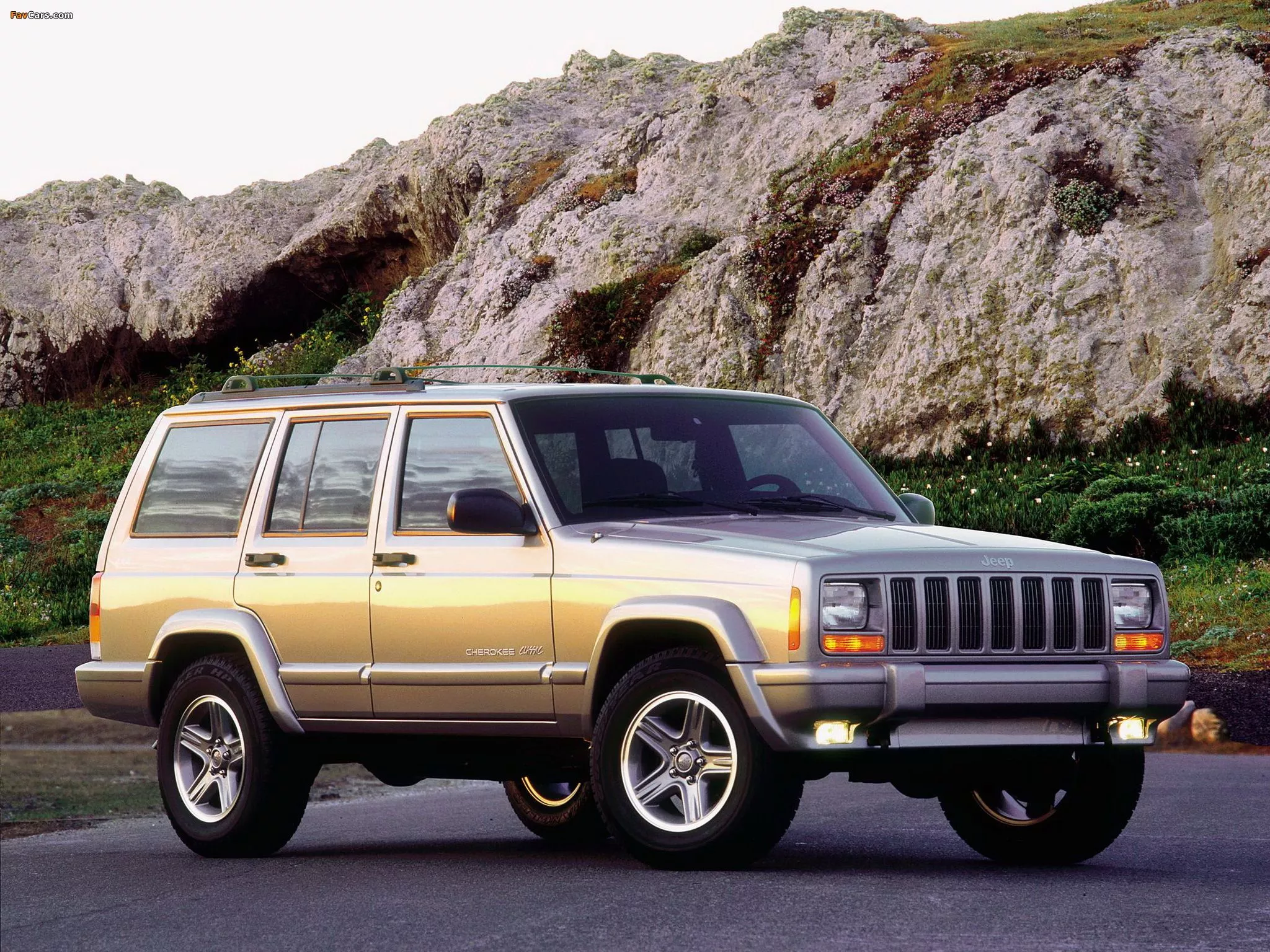 Photos of Jeep Cherokee Classic XJ