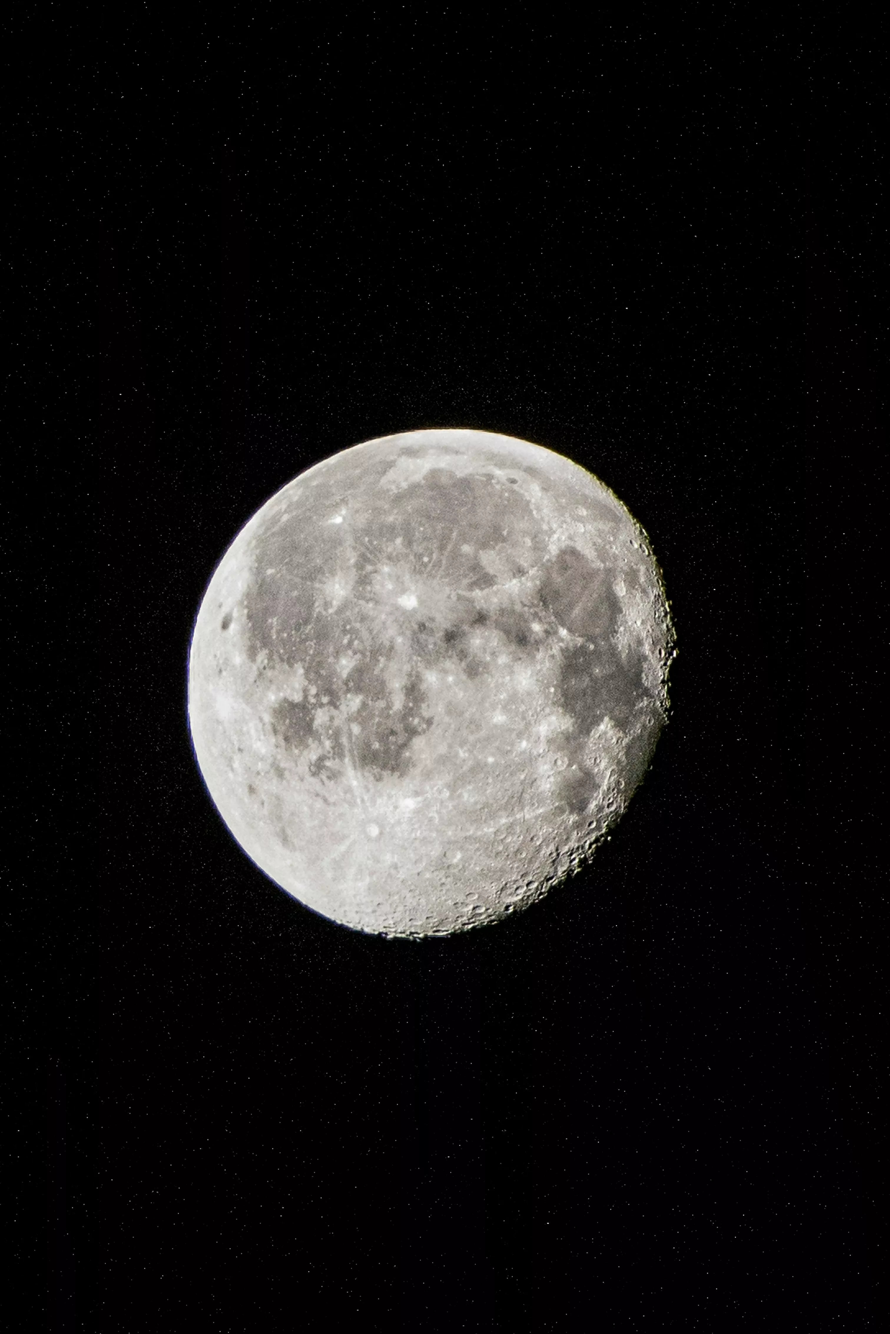 Full Moon on a Black Background · Free