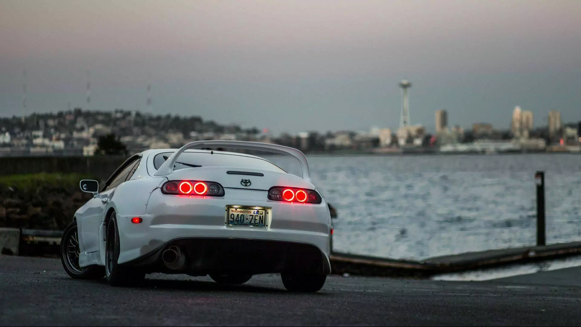 Live wallpaper White Toyota Supra