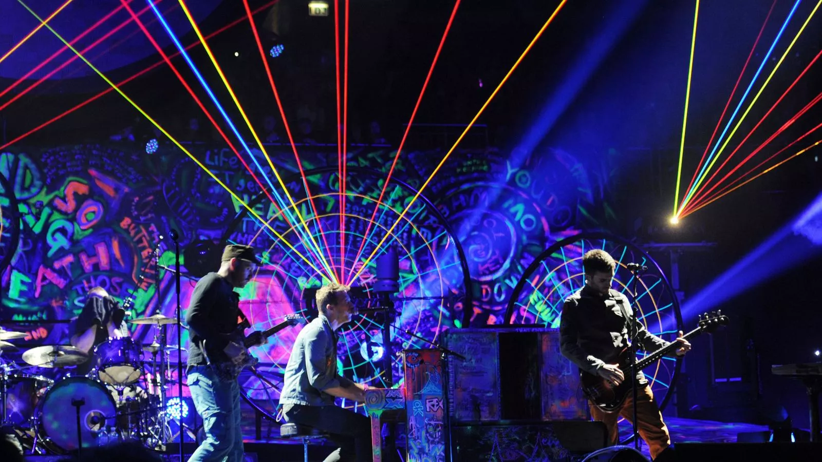 Desktop wallpaper 1600x900