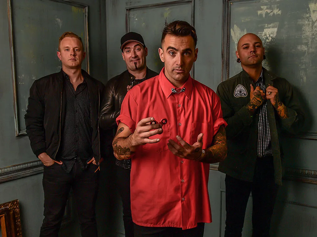 Hedley no longer playing Juno Awards