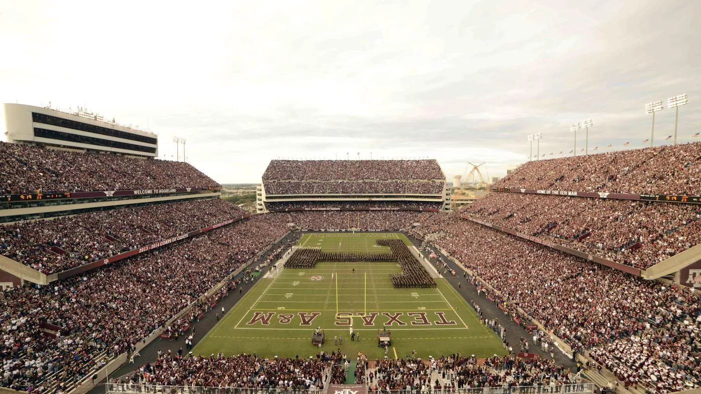 Our favorite Kyle Field memories
