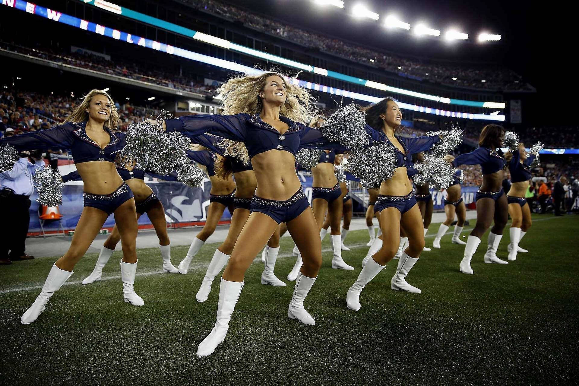 Cheerleader Wallpaper