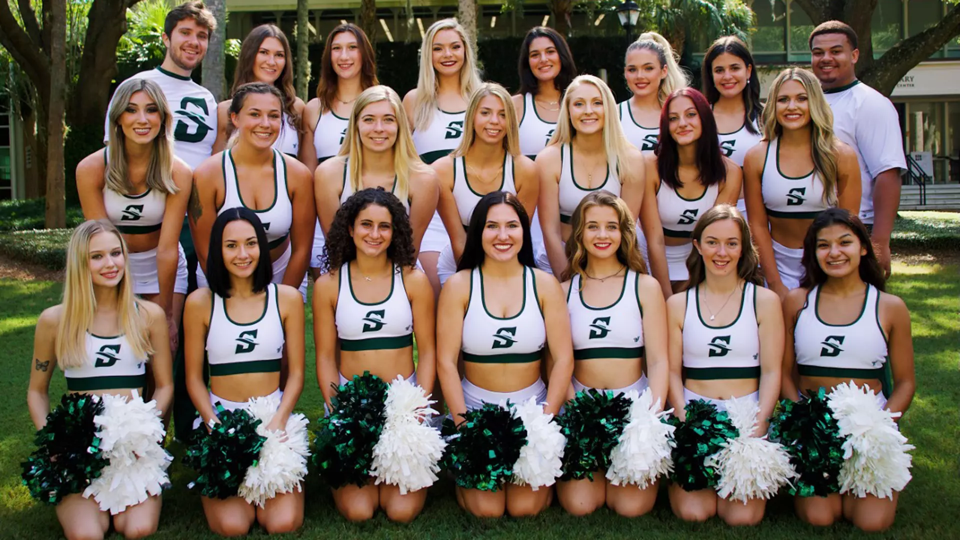 Stetson Cheerleading Stunt Team