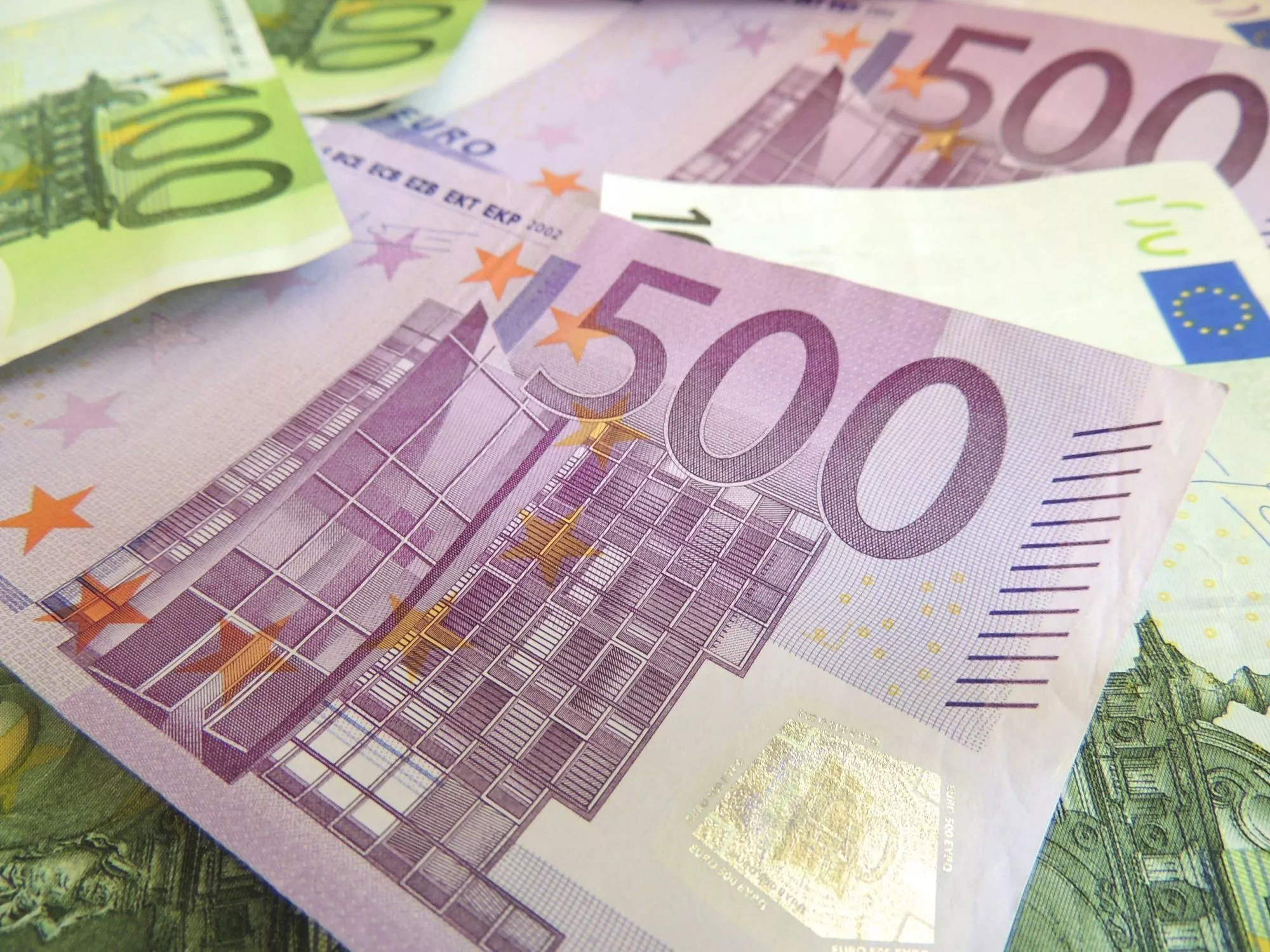HD Desktop Background With money in euro