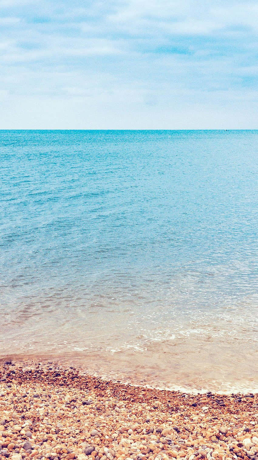 Aesthetic Preppy Beach Wallpaper