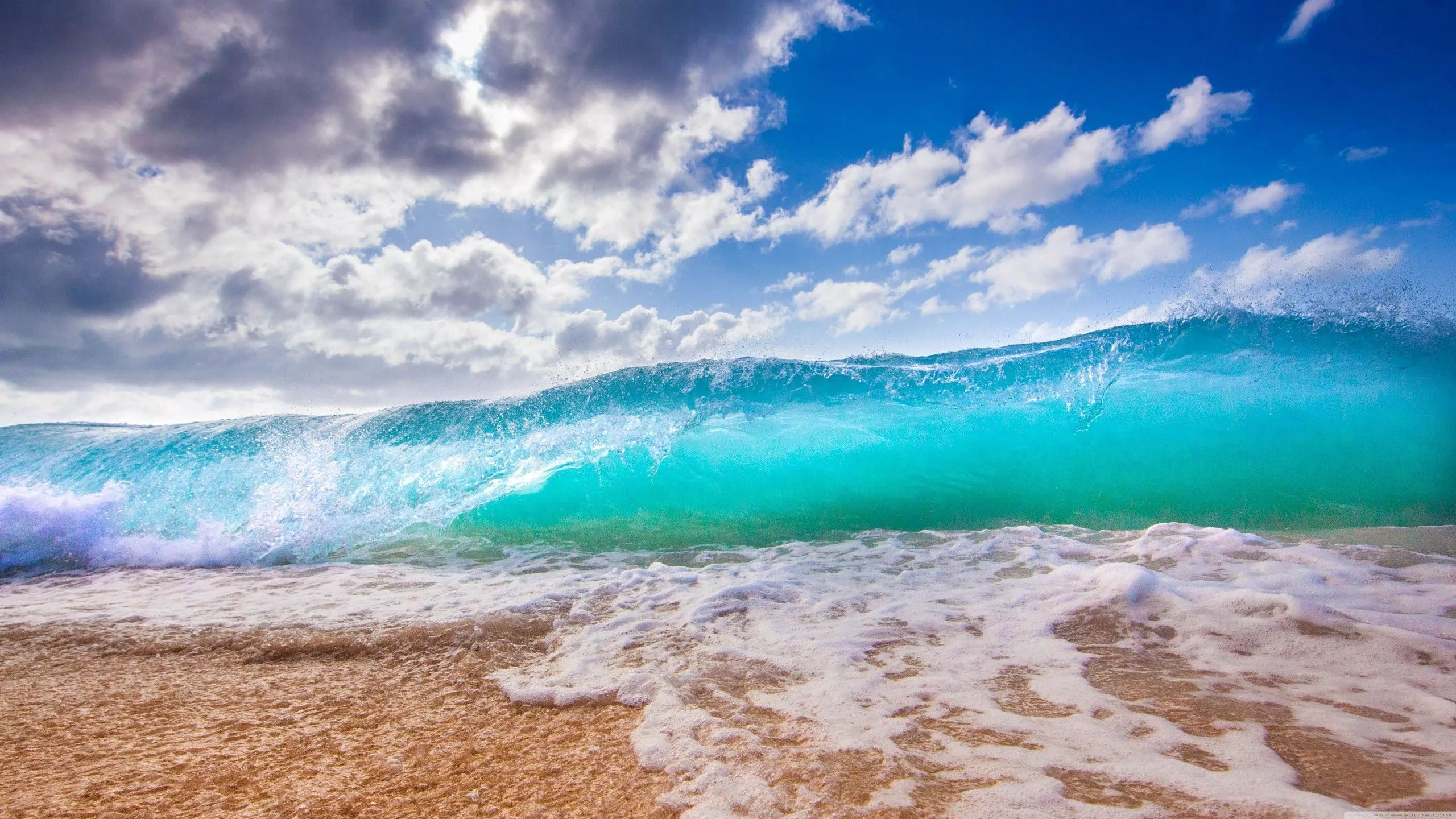 Closeup View Of Ocean Foam Waves Under