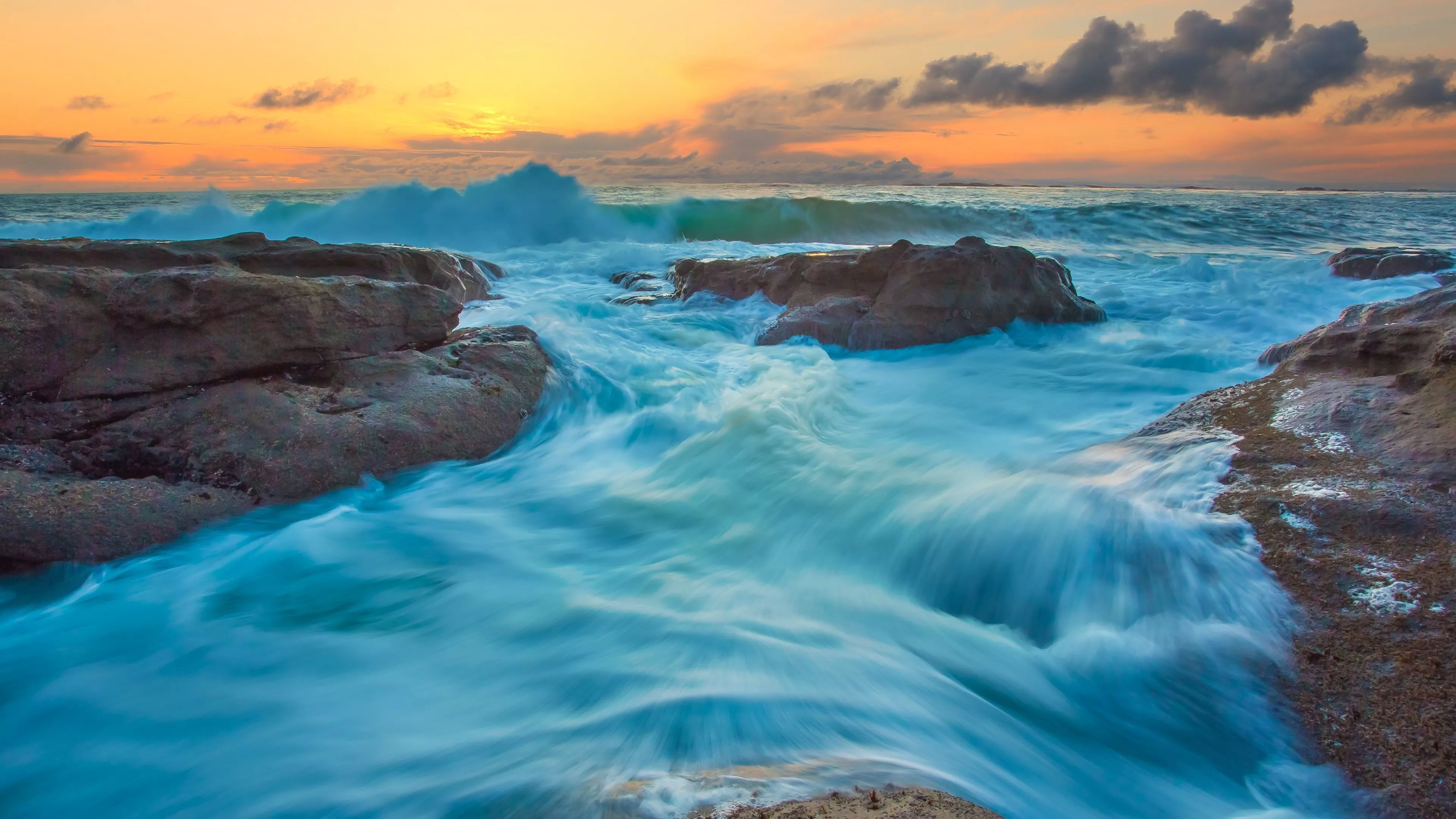 Ocean Waves Wallpaper 4K, Seascape