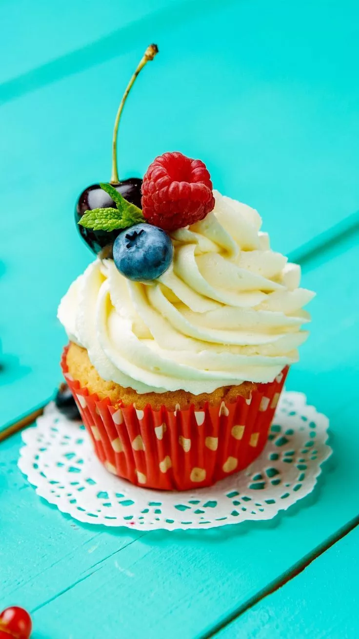 Cupcake Creams Fruits 4K Ultra HD